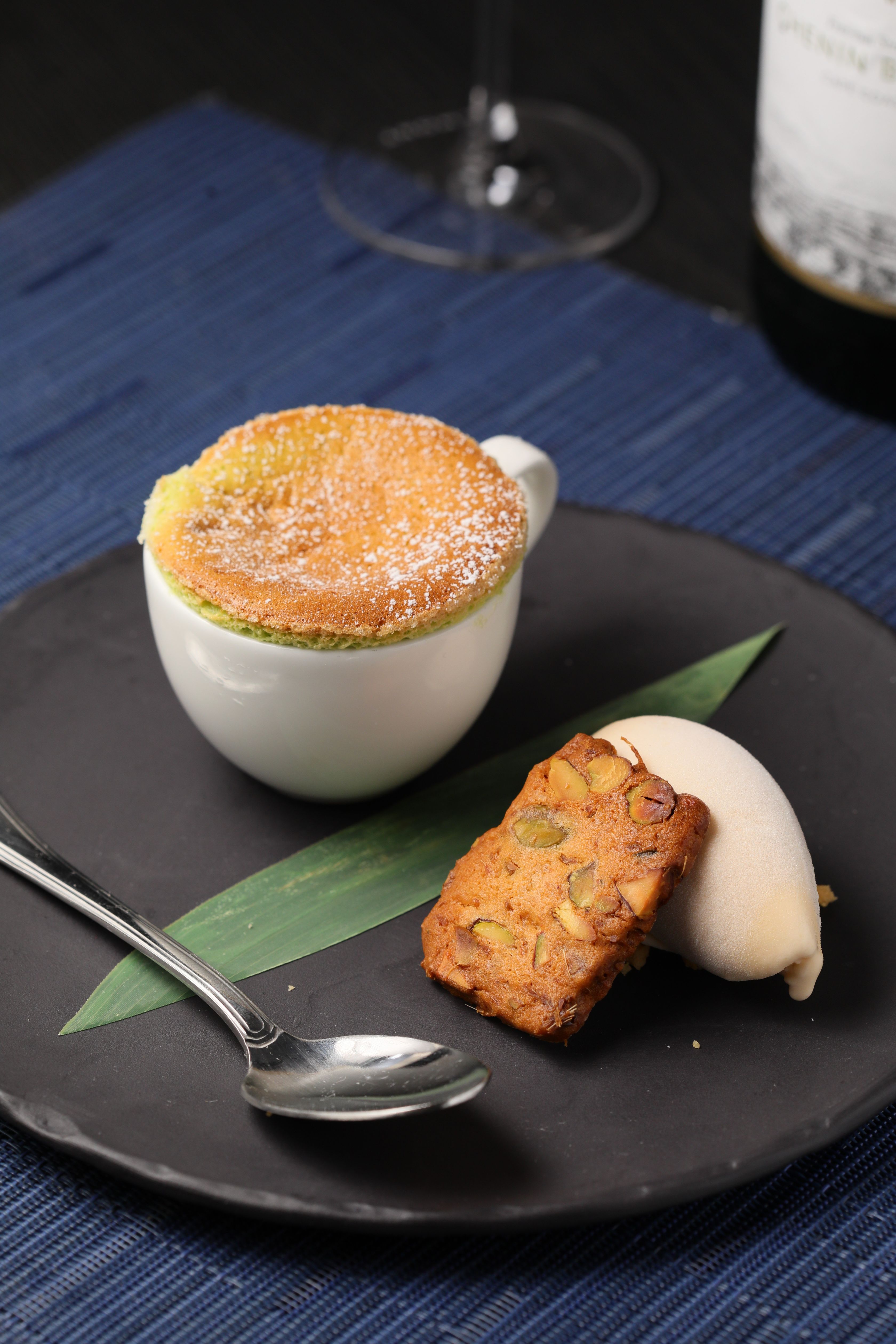 餐廳也提供「香蘭舒芙蕾」等南洋風味甜點。（新幣32元／份，約NT $726 ）