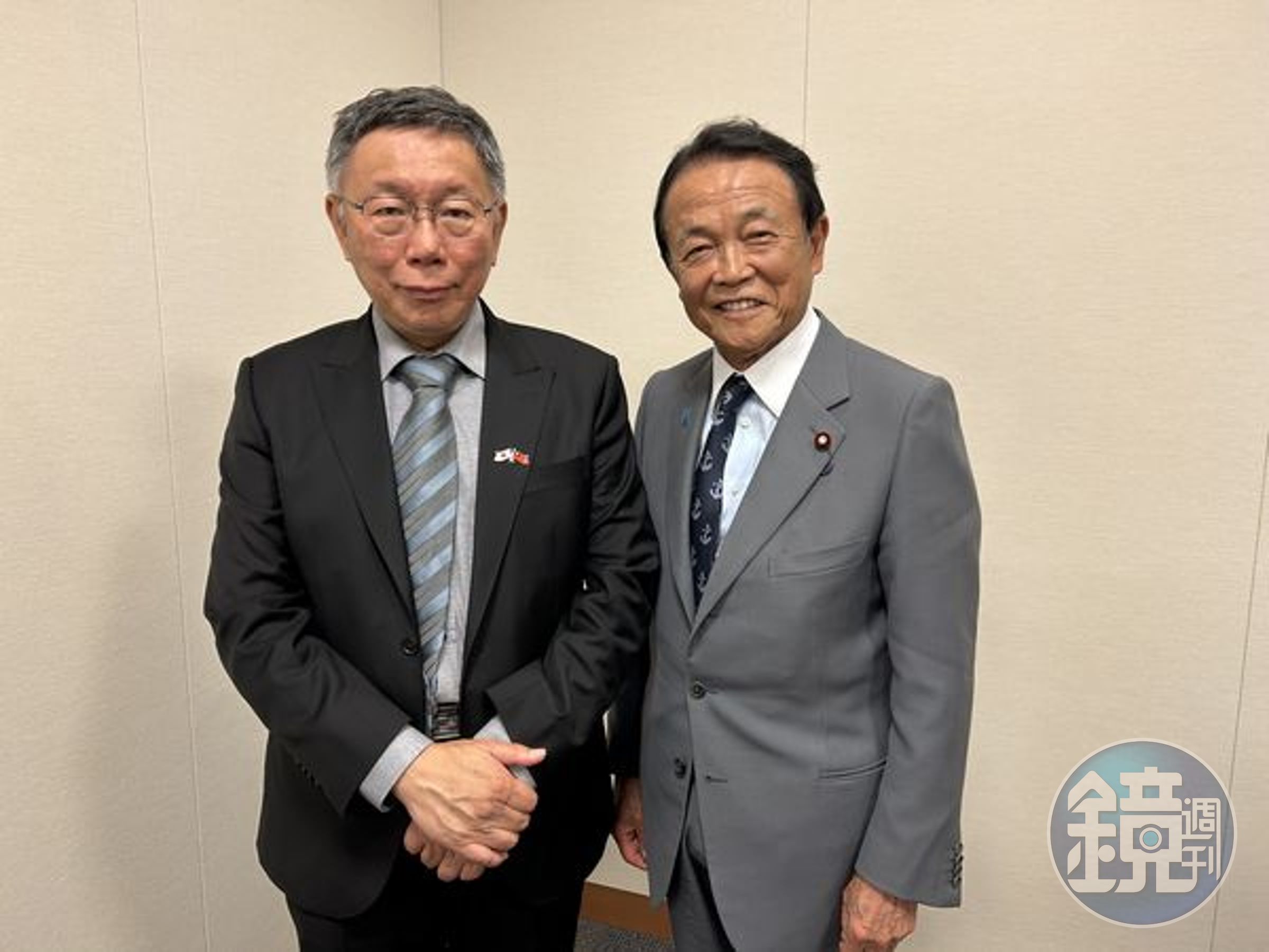 柯文哲（左）訪日行程第三天，證實密會日本前首相麻生太郎（右）。（民眾黨提供）