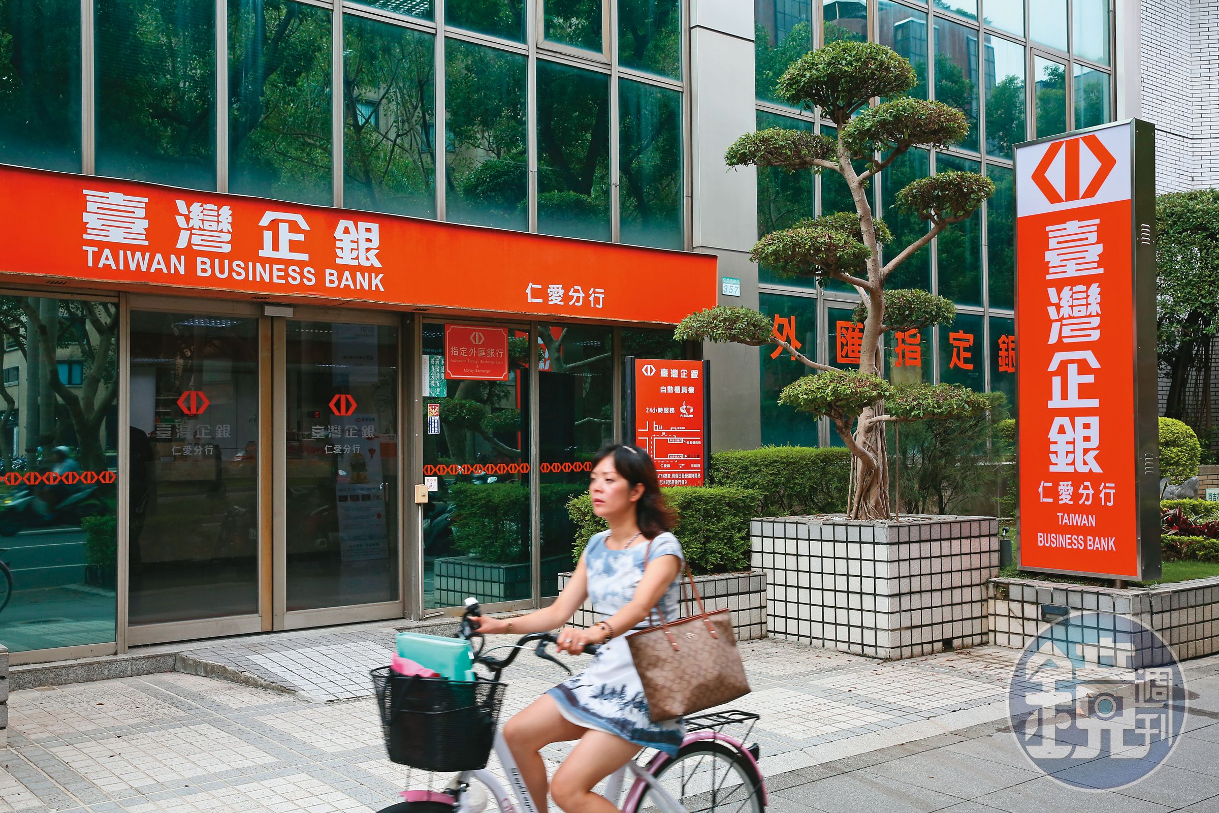 台企銀獲利持續創高，股價位階也較低，是鄭廳宜的心頭好。