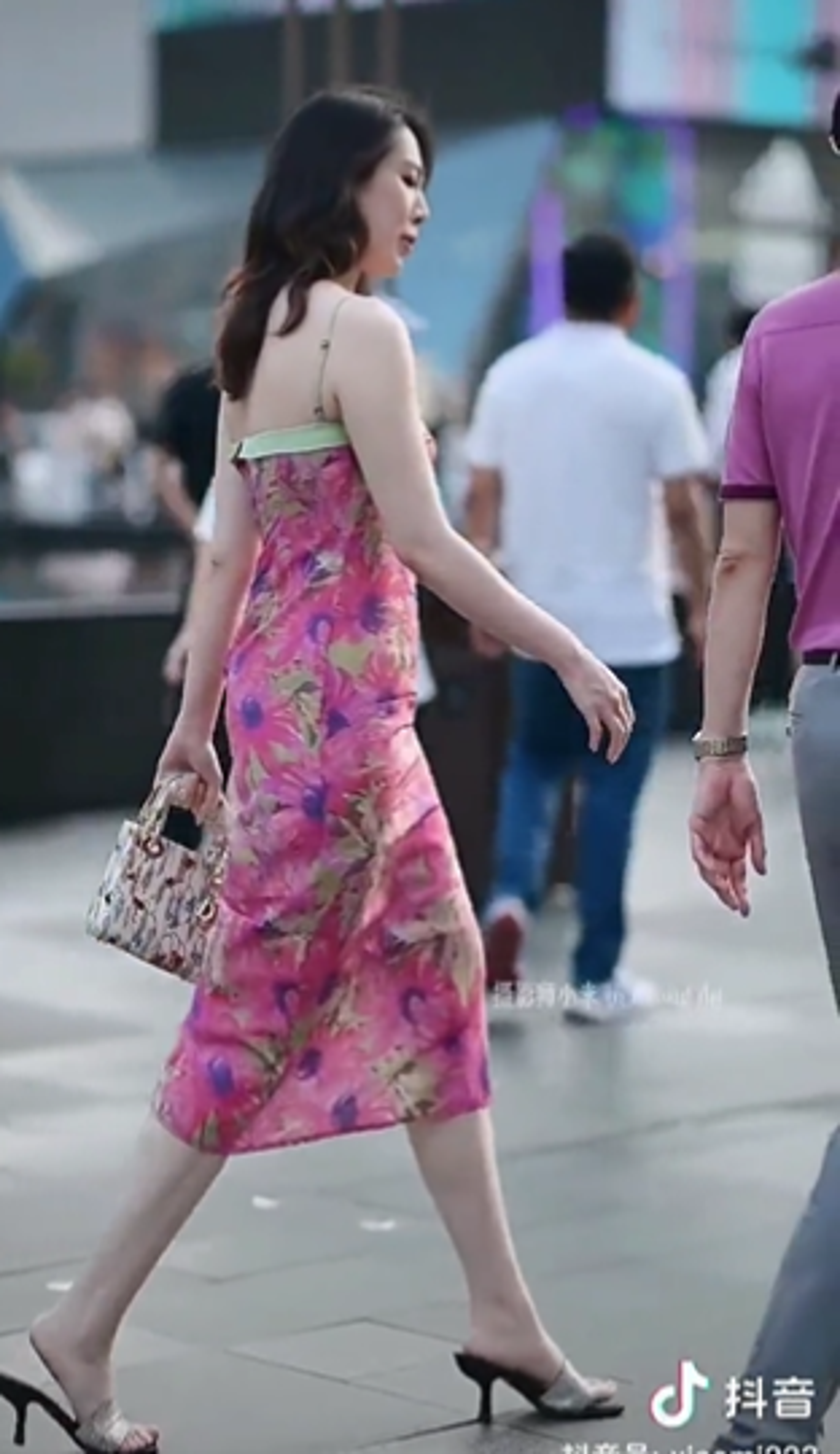 小三身材正到讓許多網友興奮了。(翻自推特)