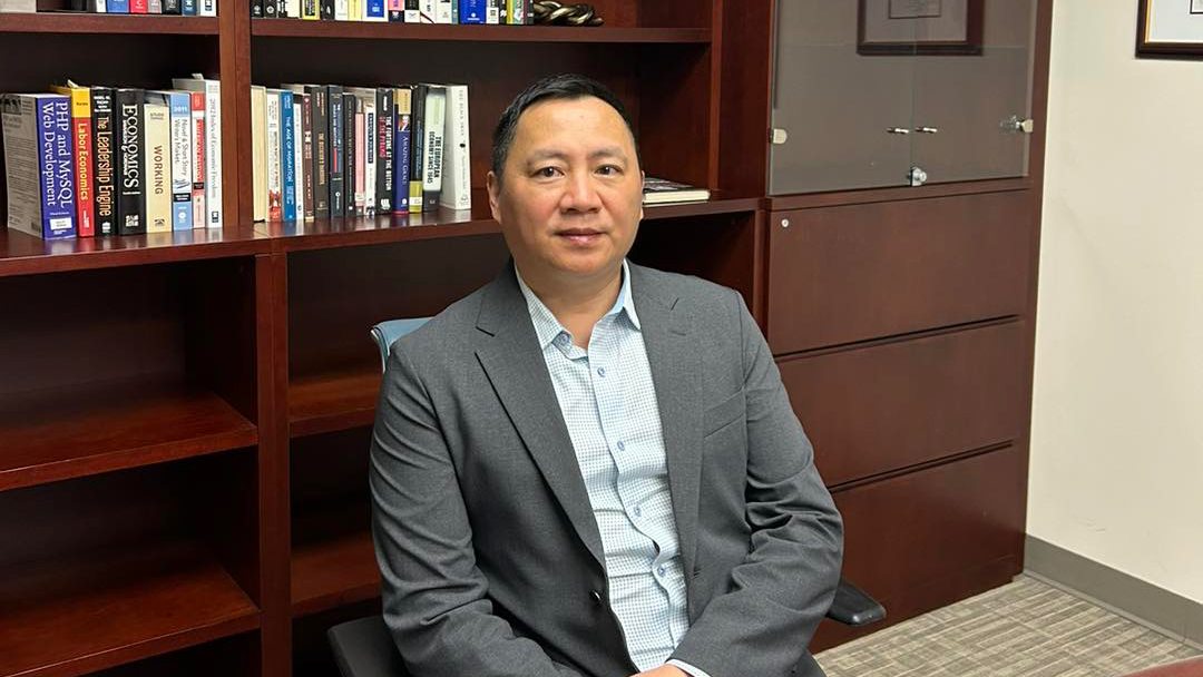 王丹遭控性騷擾、強制性交未遂，清大性平委員會全面擴大調查。（翻攝自王丹臉書）