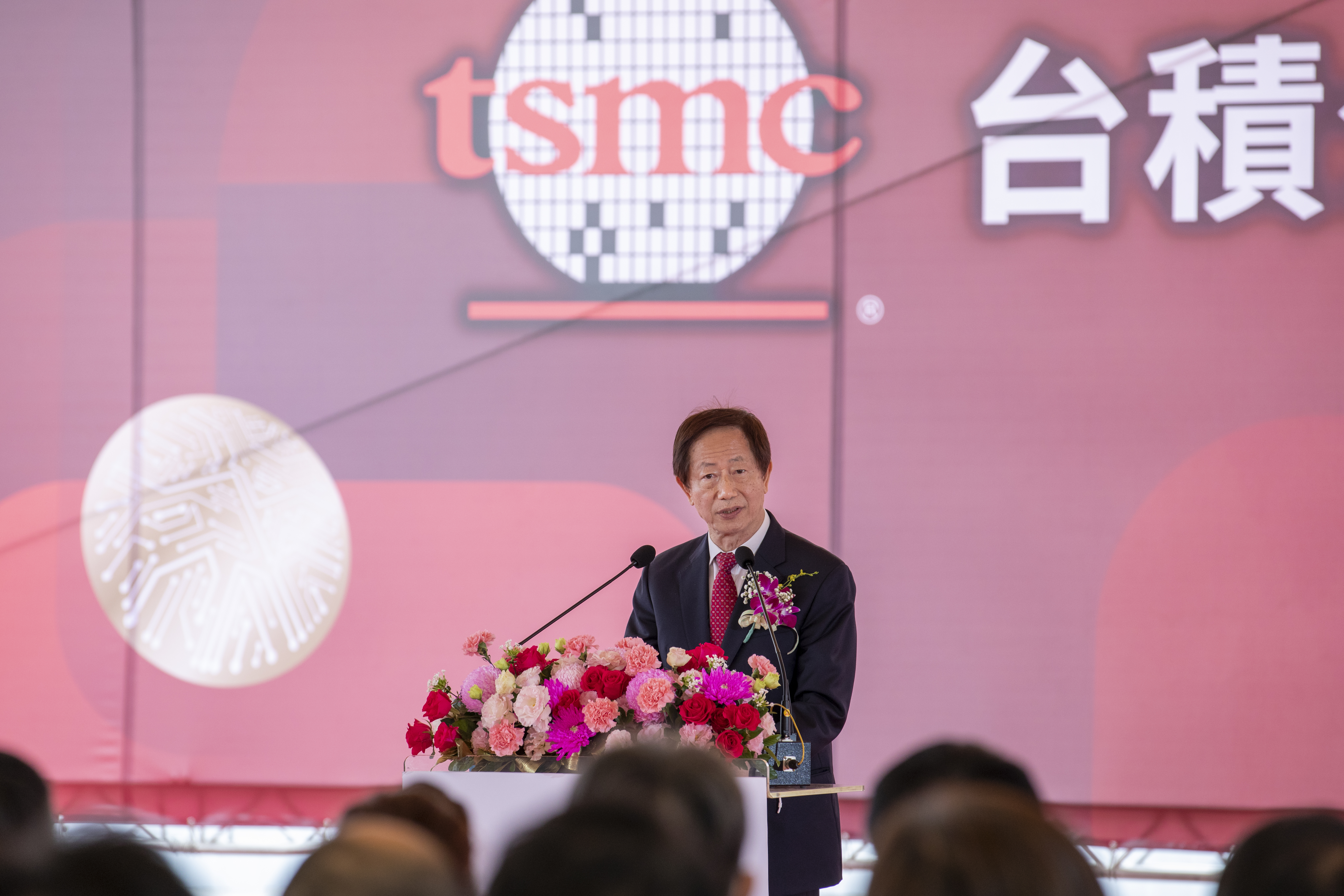 台積電董事長劉德音一席「台灣綠電發展太慢」又說：「政府說2025不缺電，我們只能相信。」讓能源議題再度發燒。