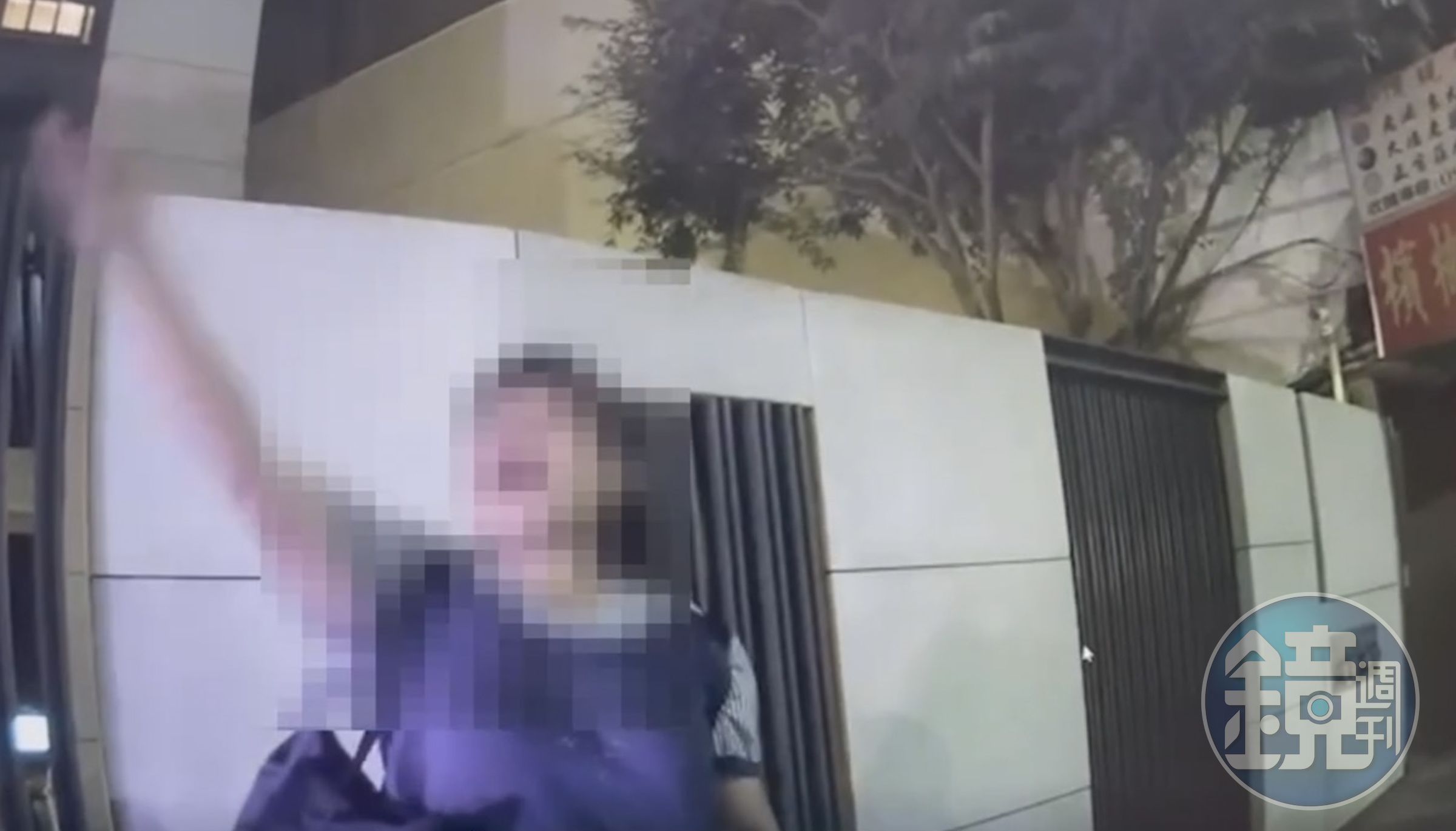 警方獲報後,發現張女經常在附近尖叫,疑似精神狀況不穩定。(翻攝畫面)
