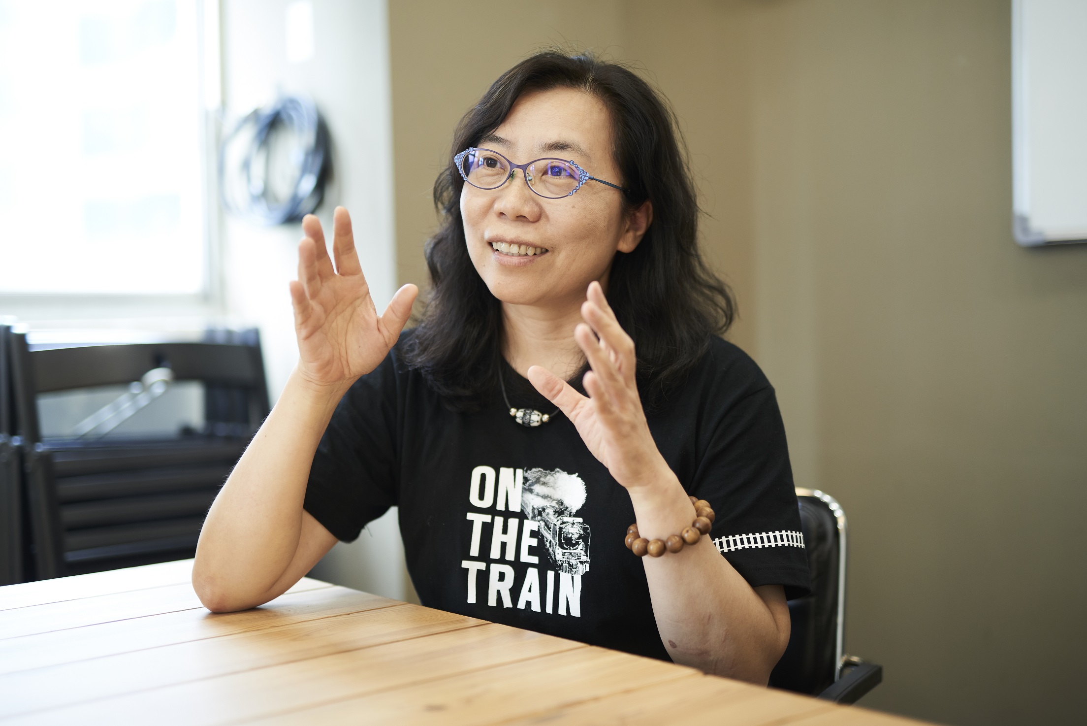 蕭菊貞希望透過作品傳遞屬於台灣人的鐵道記憶與文化。
