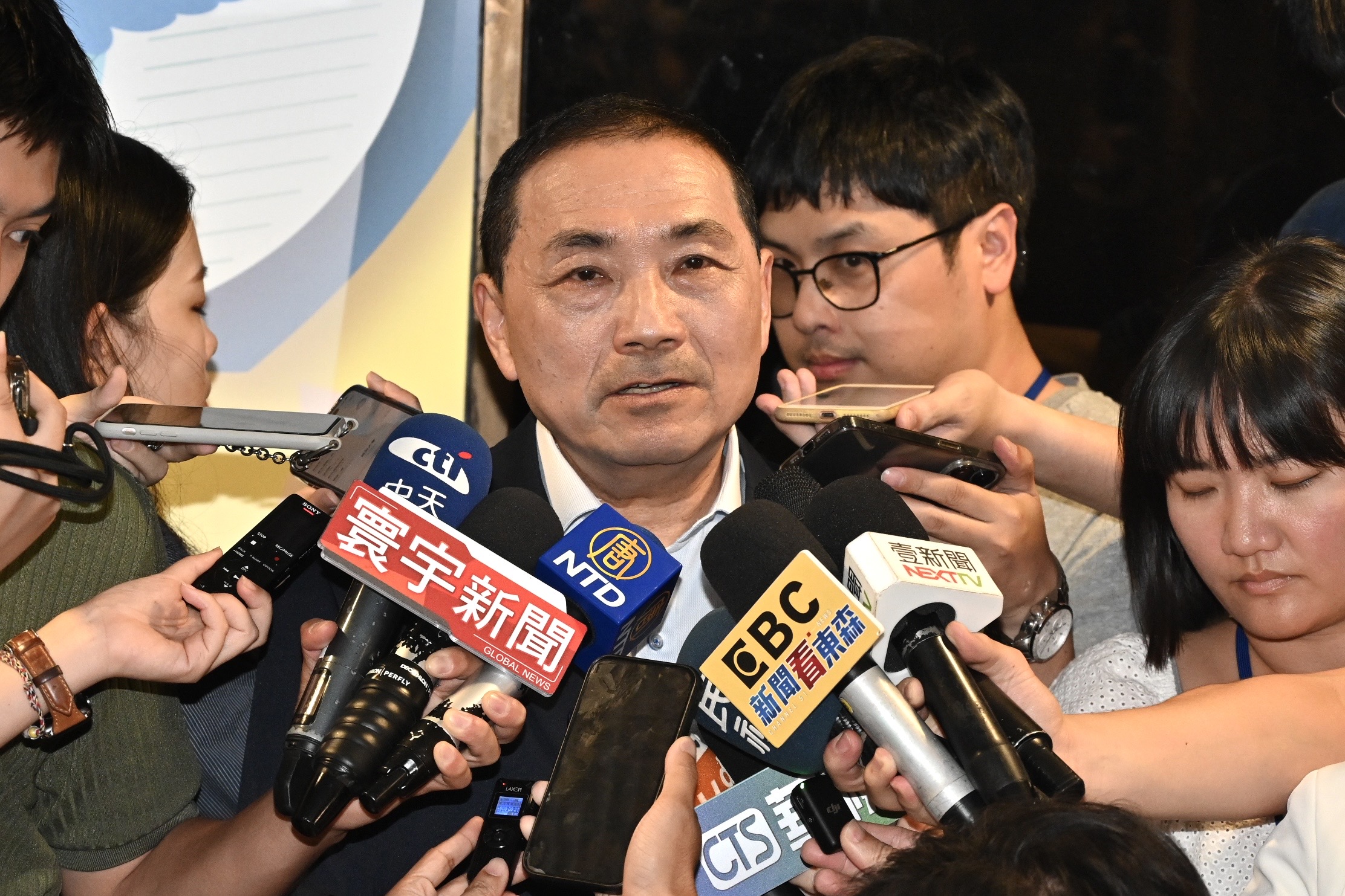 侯友宜稱，對於教師居心叵測做出令人痛心的行為，他十分自責。