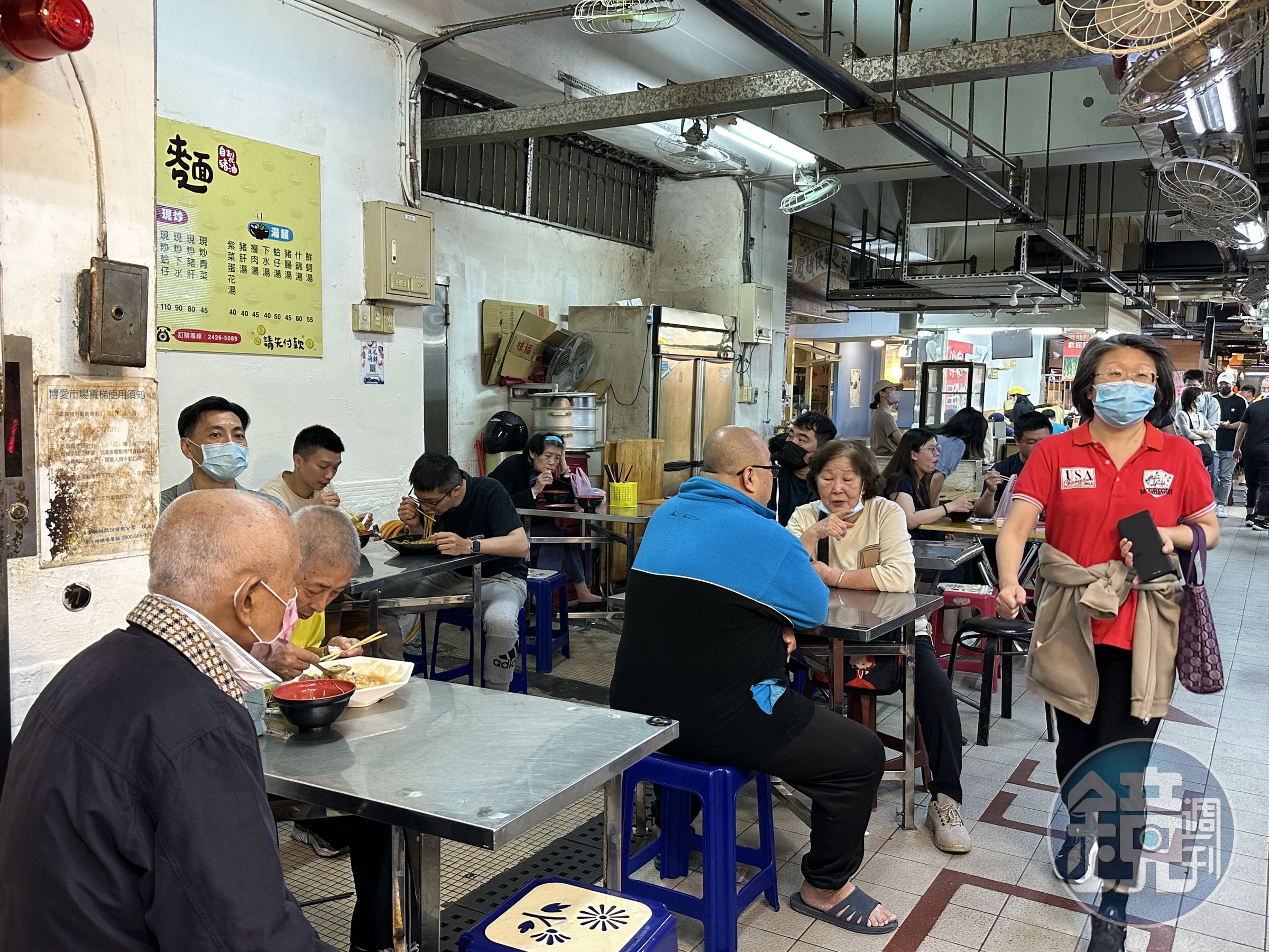 用餐時間生意非常好,頗受在地人歡迎。