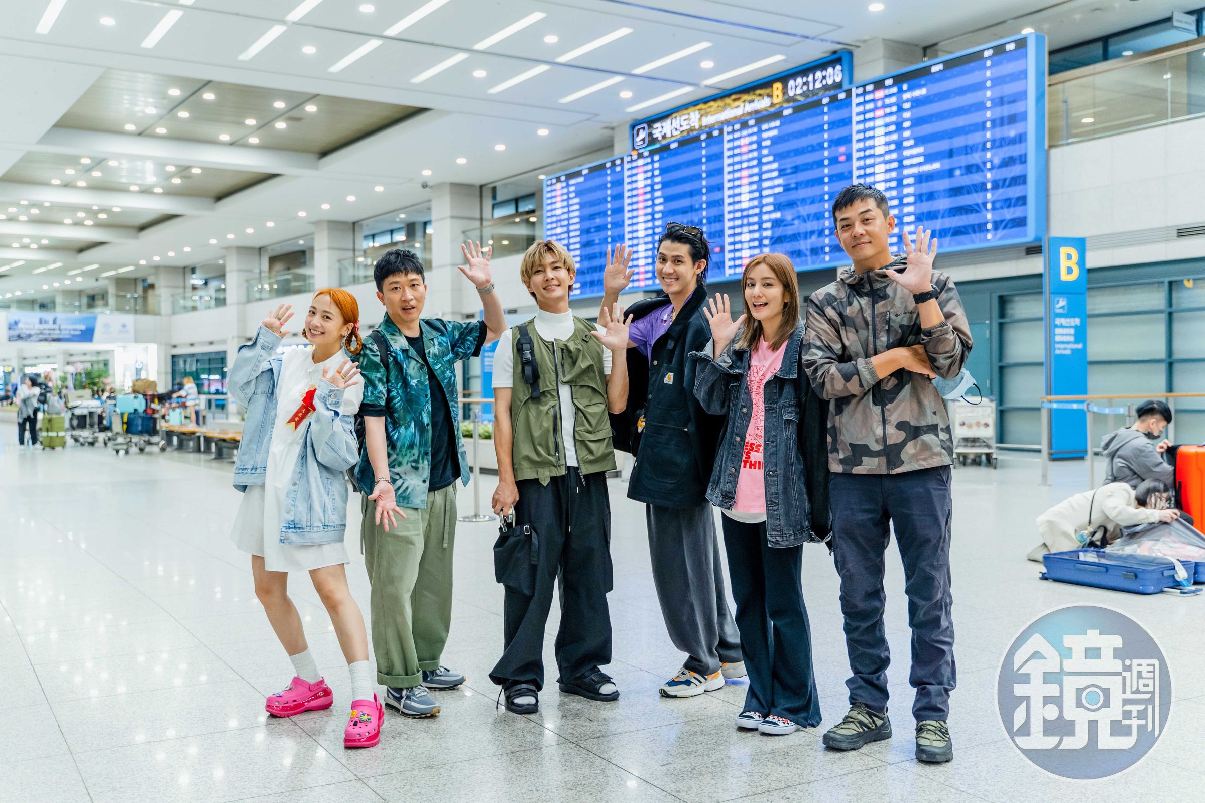 吳映潔(左起)、張立東、炎亞綸、李玉璽、莎莎、姚元浩現身機場。(好看娛樂提供)