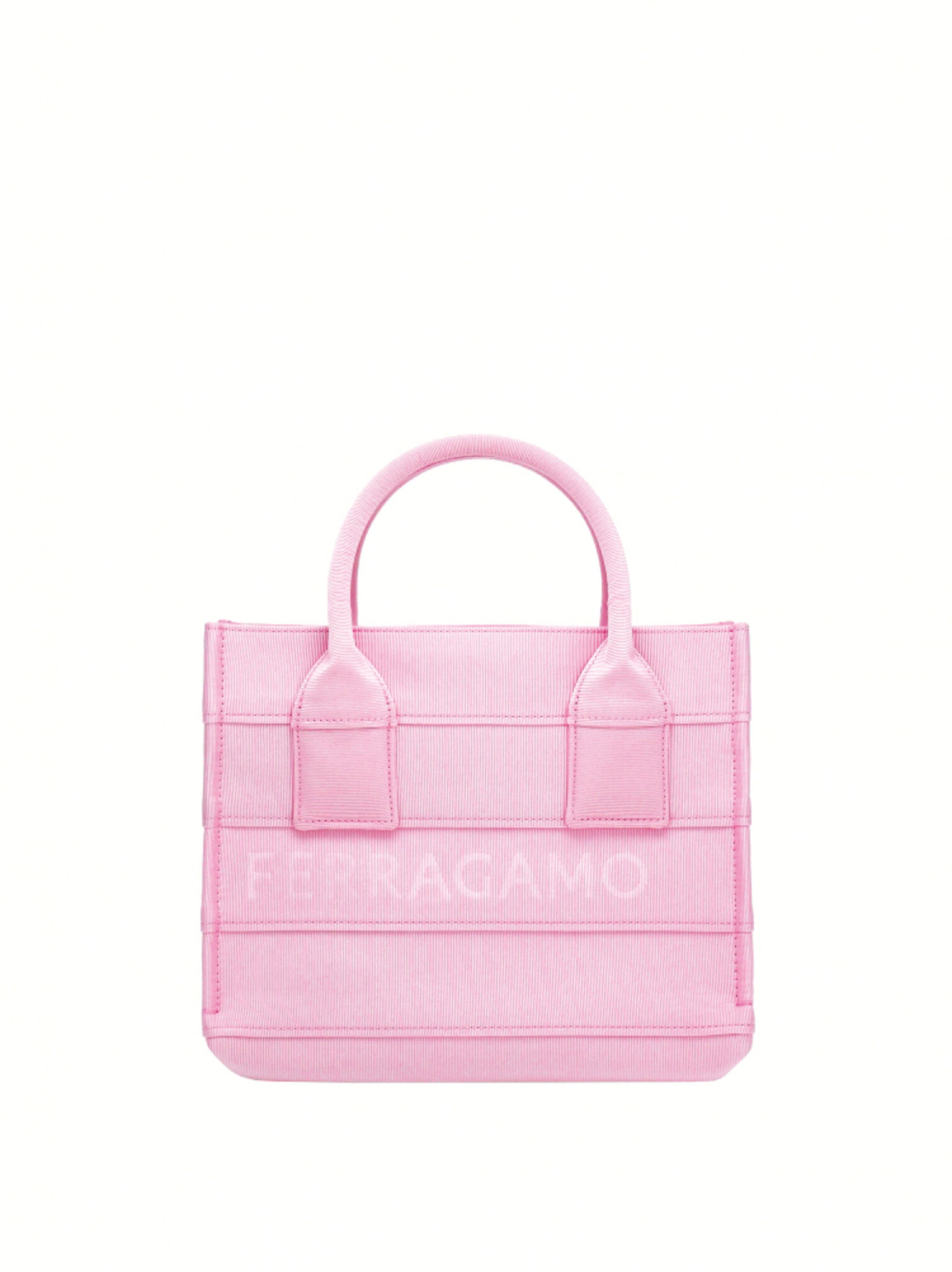 粉紅色羅緞托特包  	NT$43,500（FERRAGAMO提供）