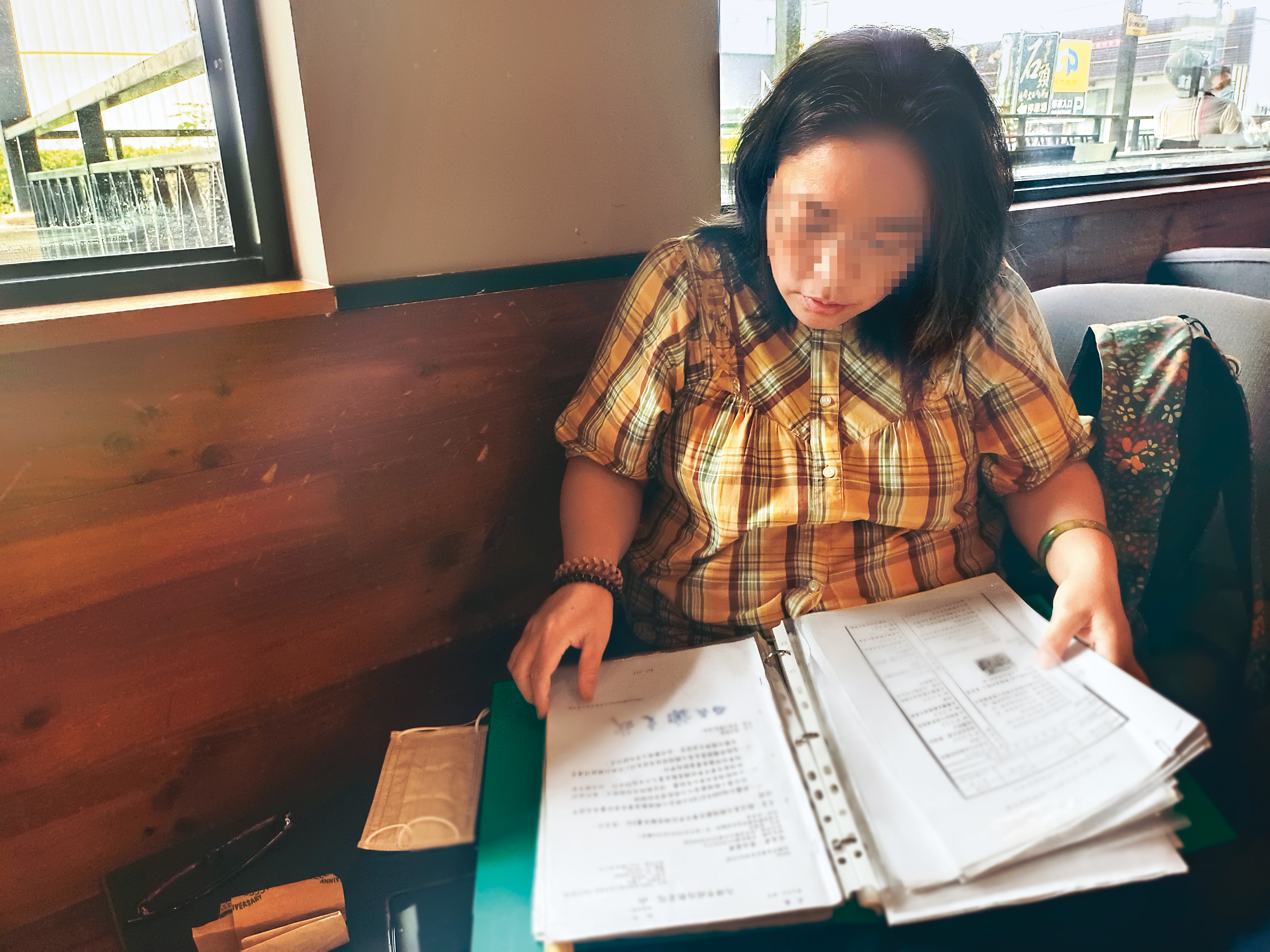 患有亞斯伯格症的黃姓女老師遭到歧視、解聘，目前向教育部申訴中。