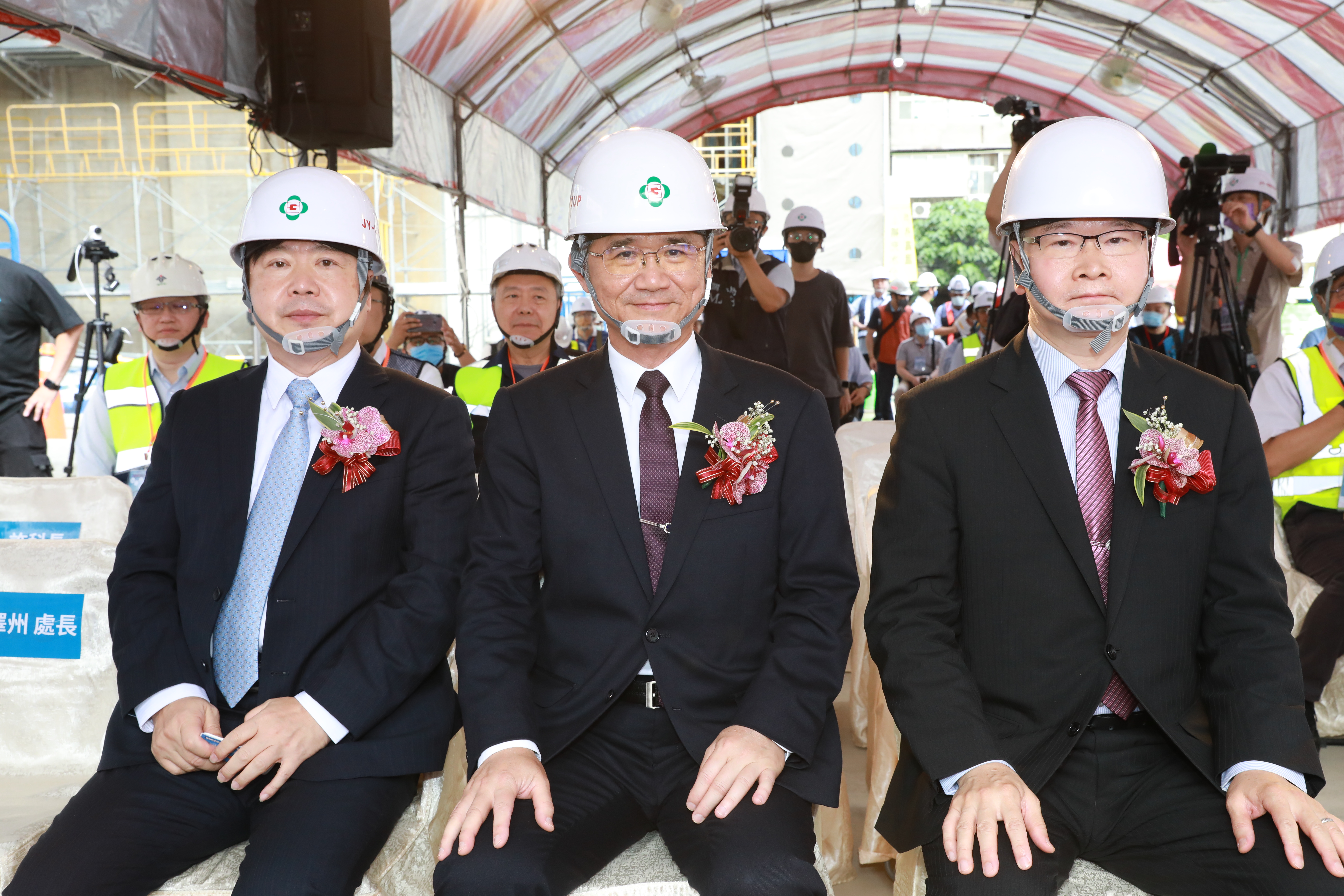 法務部調查局為關心工地施工安全，積極配合推動「營造有五化、安全看的見」政策。