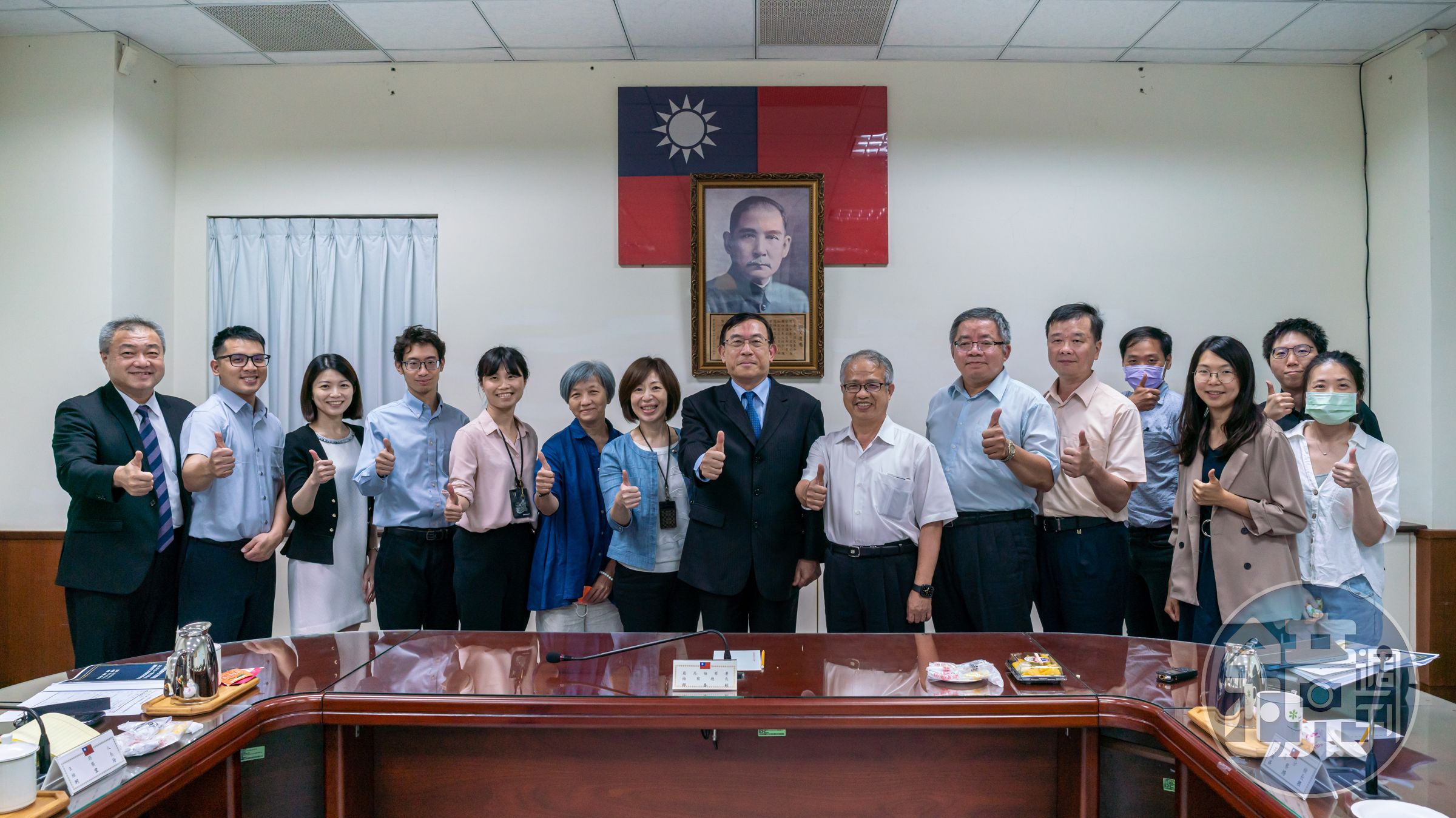 台東地檢署此次九合一選舉查賄起訴人數較上次暴增6倍,檢察總長邢泰釗親赴台東地檢署嘉勉基層檢察官辛勞。(最高檢提供)