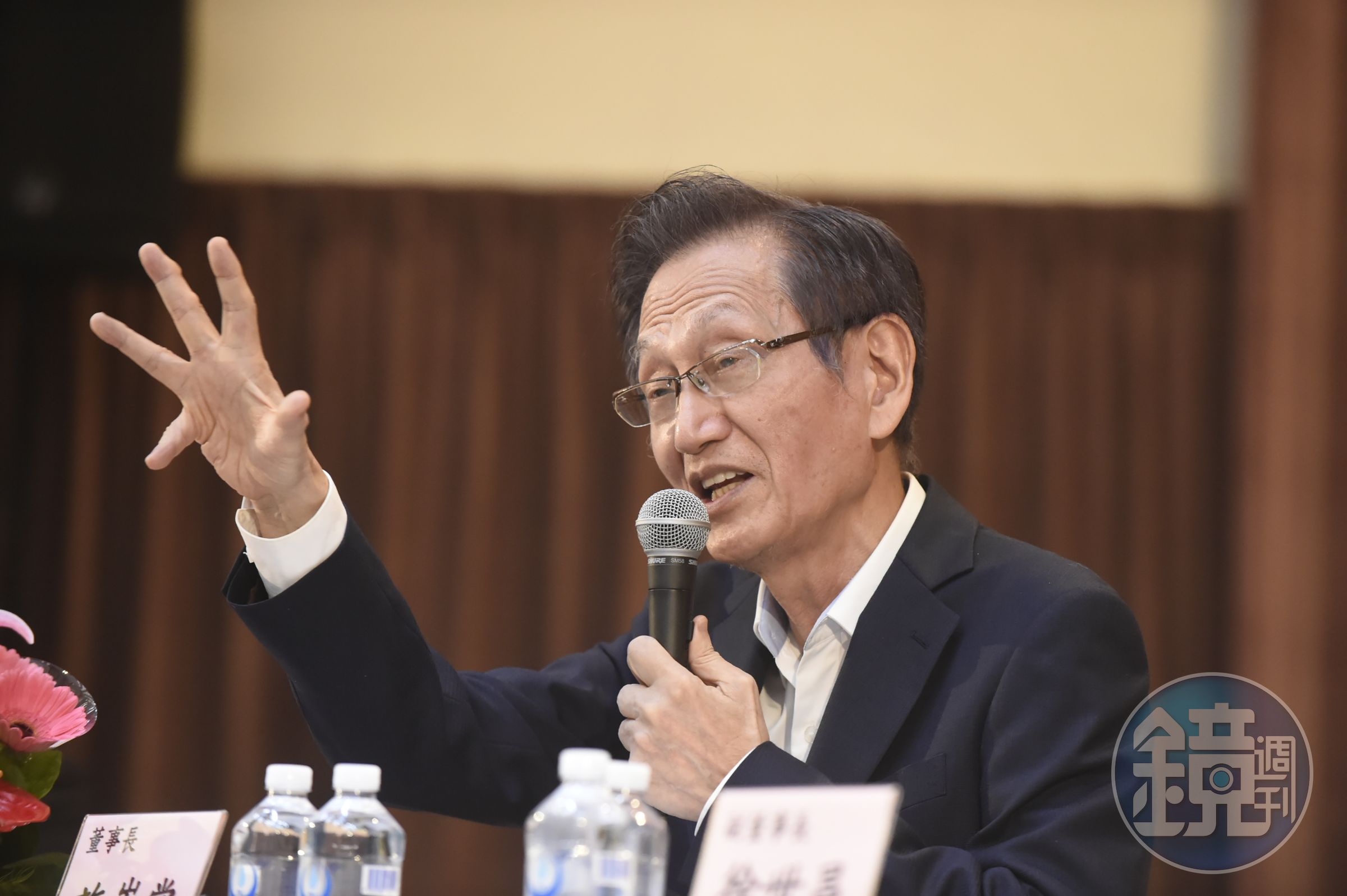 施崇棠喊話，華碩下半年營運重回正軌。