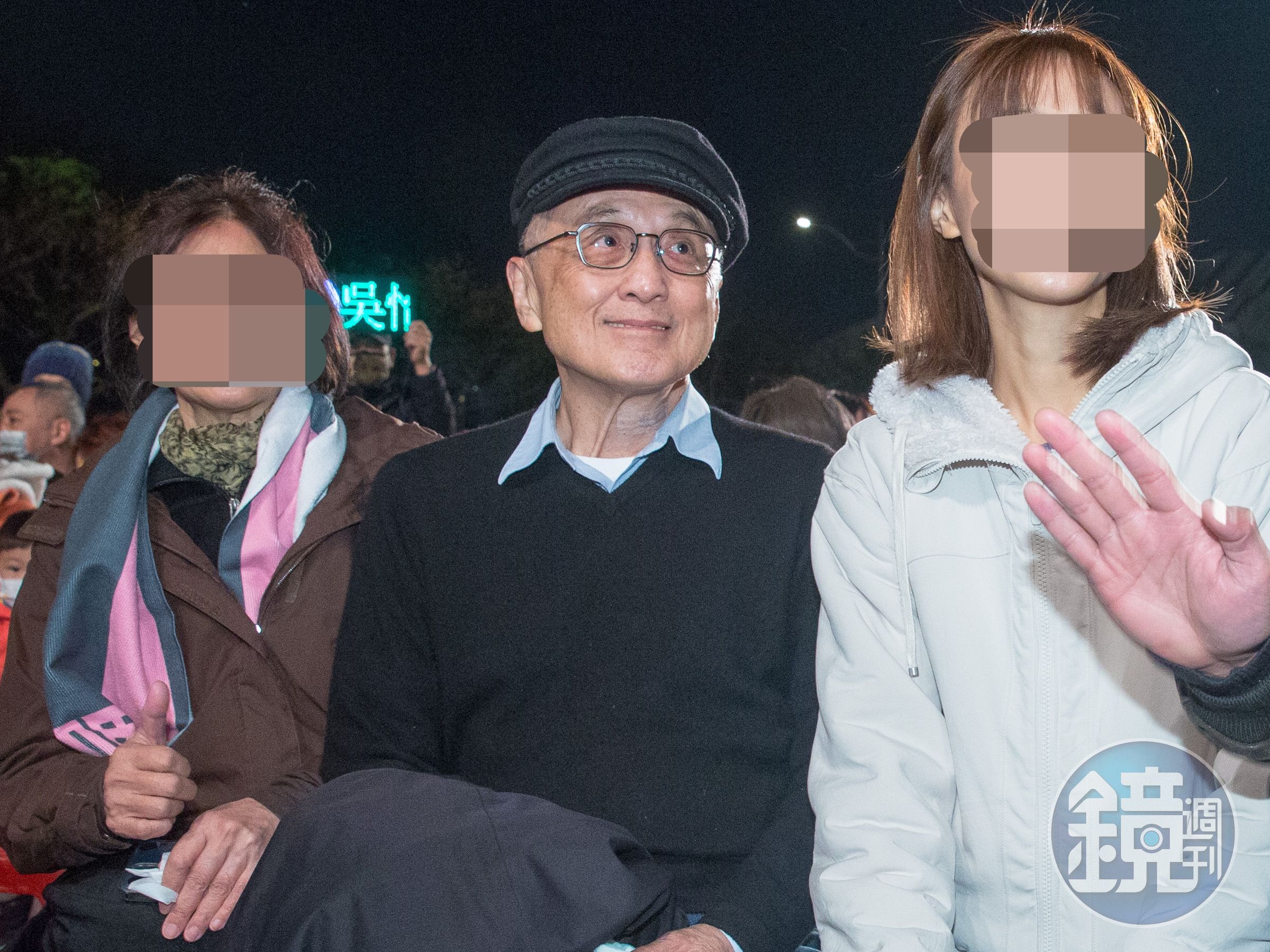 吳乃德近日也遭爆曾對女大生性騷,對此他今日透過促進會發文道歉;圖中女性非事件當事人。(本刊資料照)