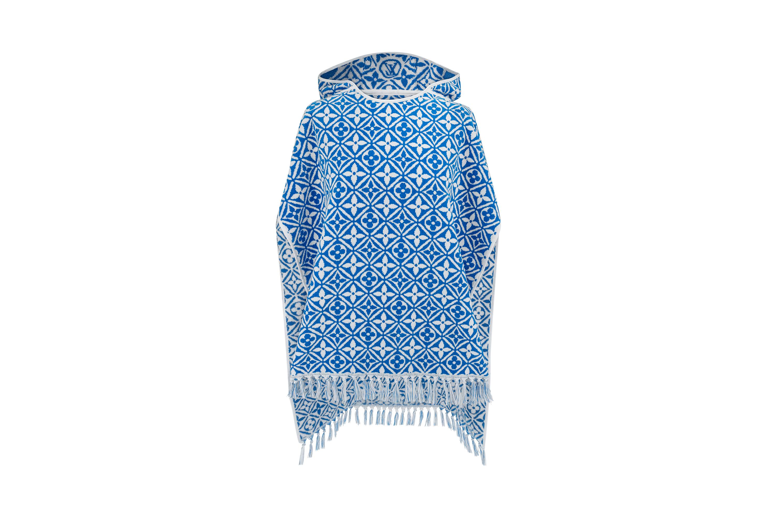 LV By The Pool Monogram Flower Tile Beach Cape blue。NT$41,100（路易威登提供）
