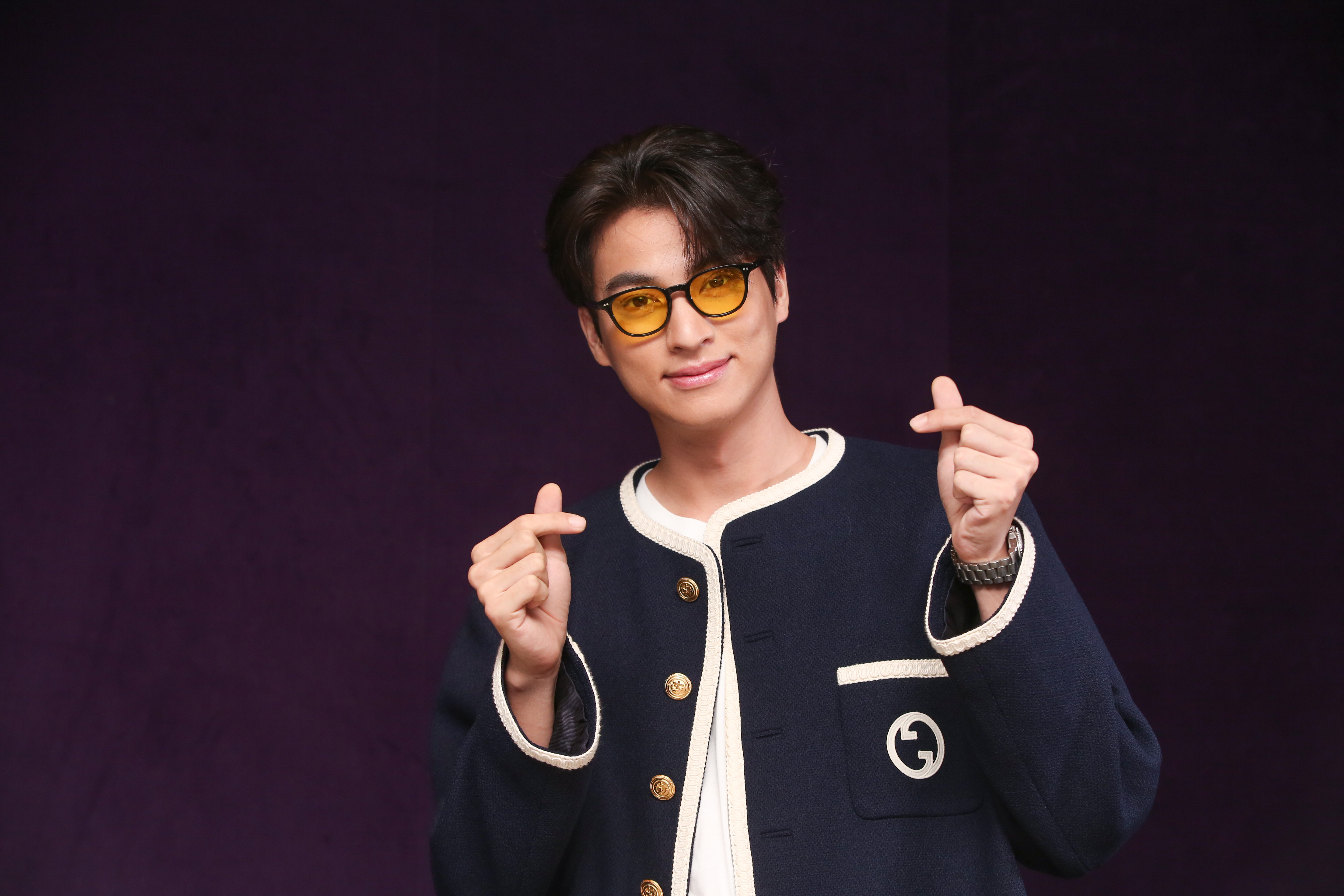 泰星Gulf首次來台，被接機粉絲的熱情感動。