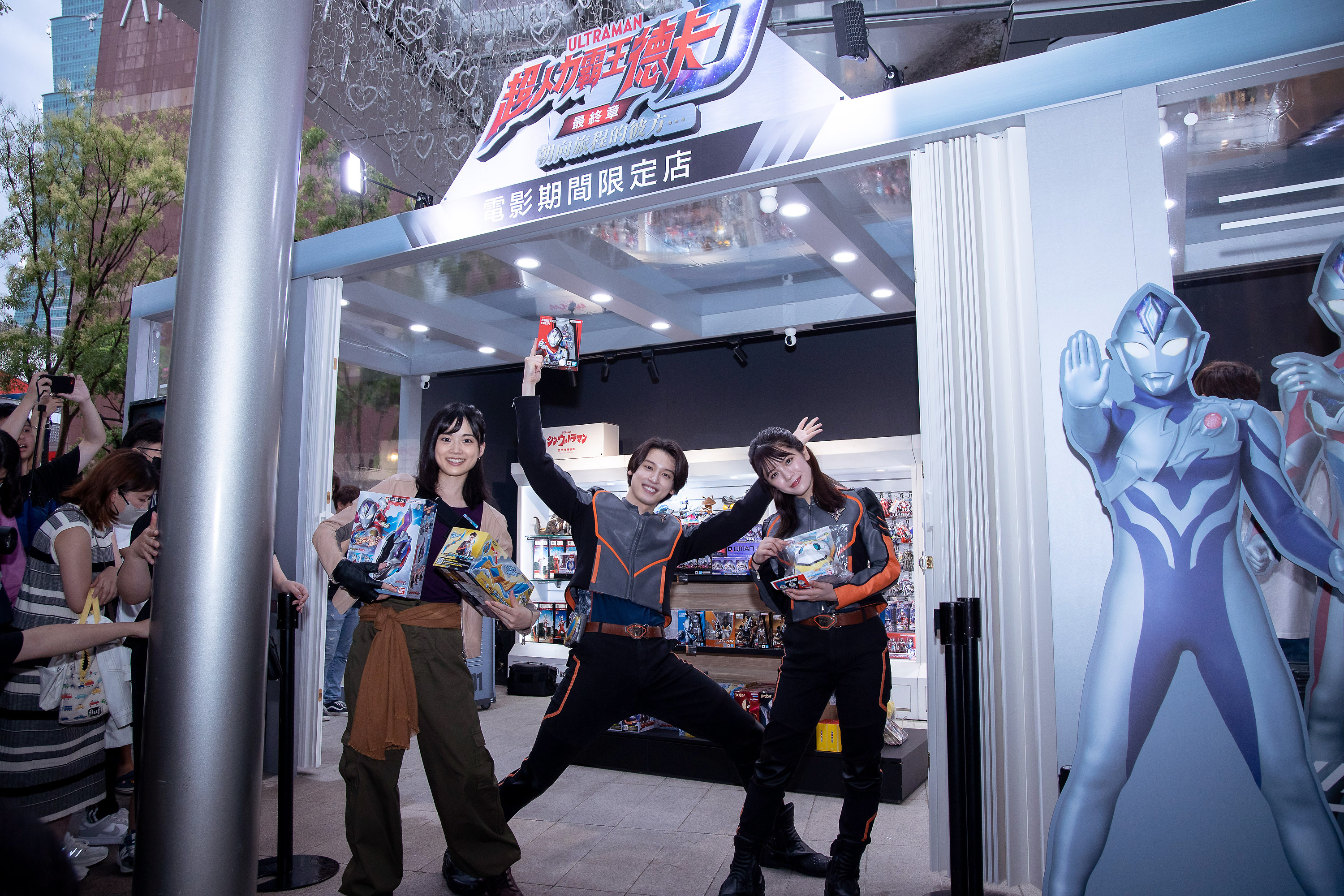 《超人力霸王布雷薩》7月8日起於巴哈姆特動畫瘋、friDay影音、KKTV、LINE TV、Li TV、Hami video等影音平台播出日文原音中文字幕版，7月16日在MOMO親子台播出中文配音中文字幕版。