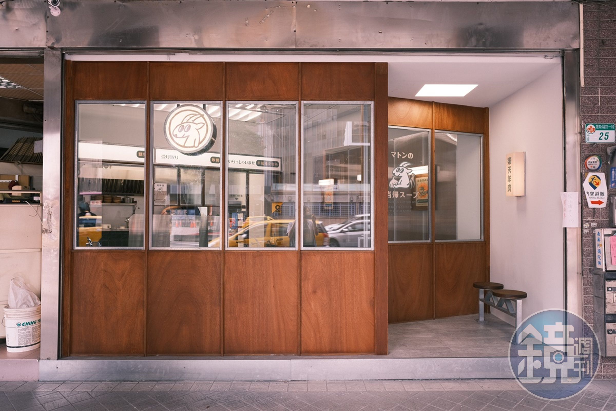 店外風格日式新潮,看得出來想吸引年輕顧客。