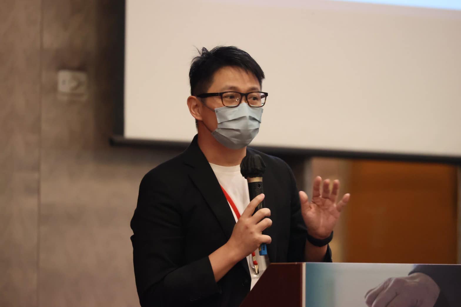 朱凱翔被指控是「性騷擾慣犯」。（翻攝自不演了新聞台臉書粉專）