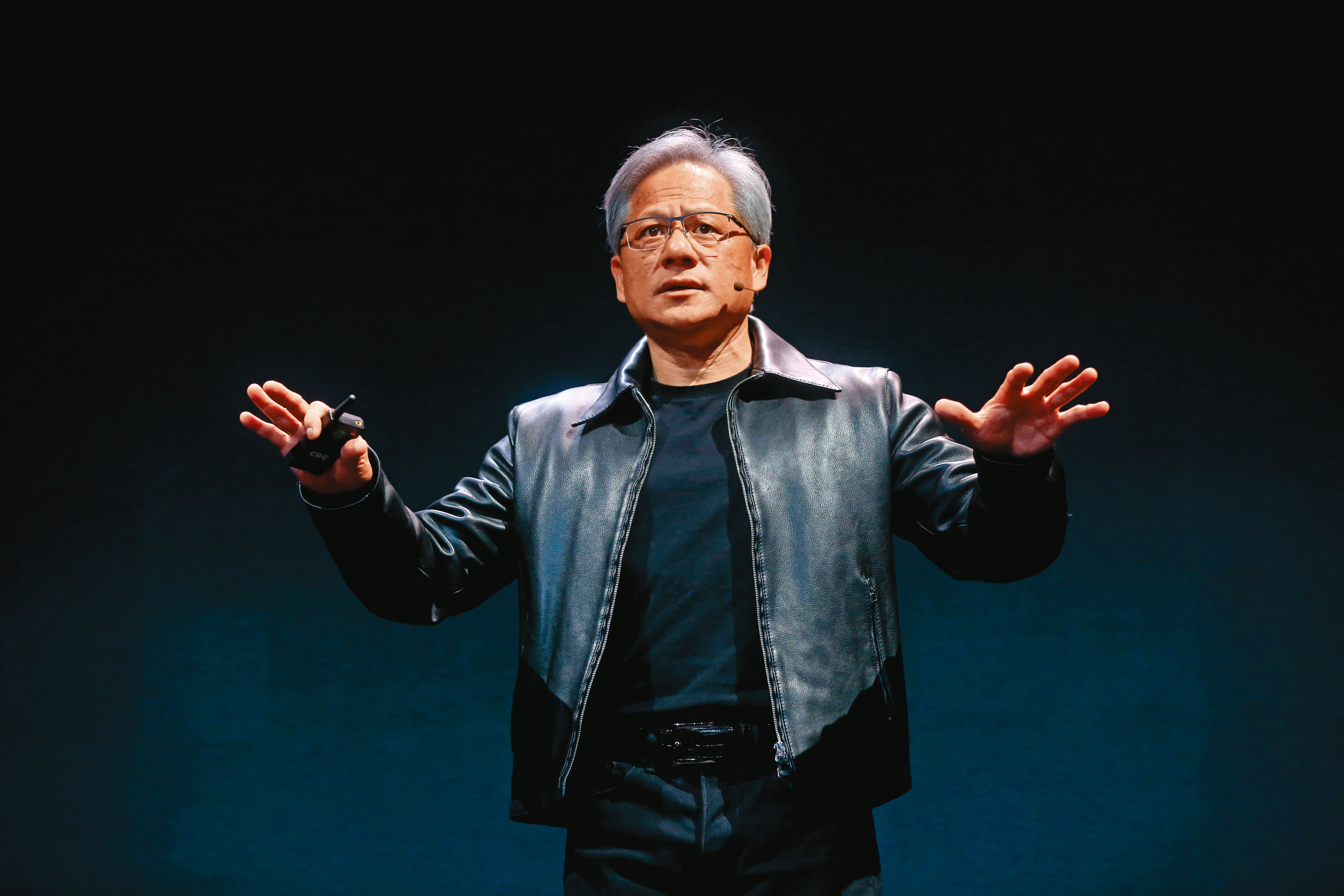 人工智慧產業崛起，對於人口數較少、教育水準高的國家其實較有利，NVIDIA創始人黃仁勳鼓勵台灣新世代掌握AI技術。