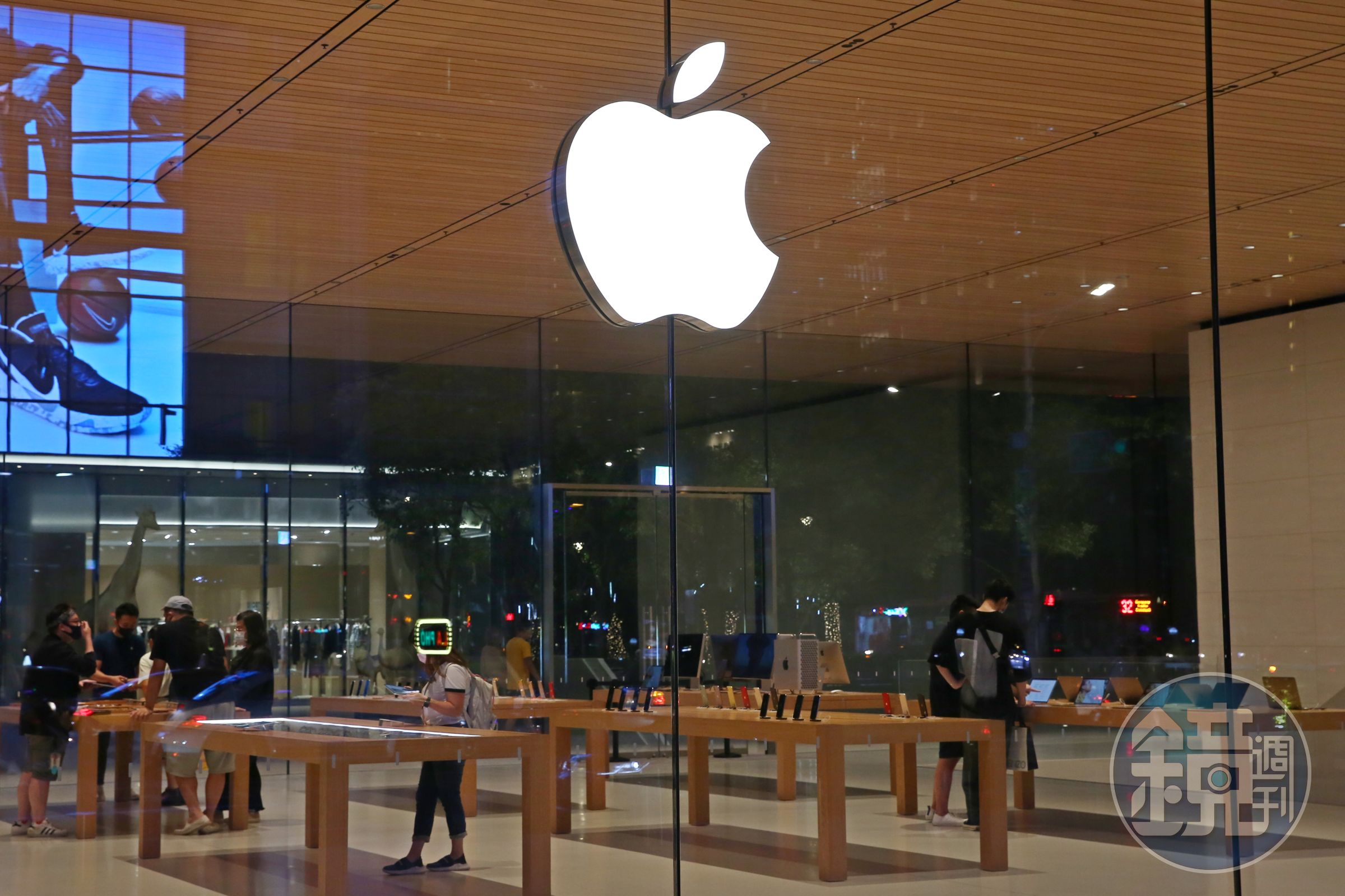國際大廠如Apple相繼要求供應鏈廠商,須落實減碳計畫。