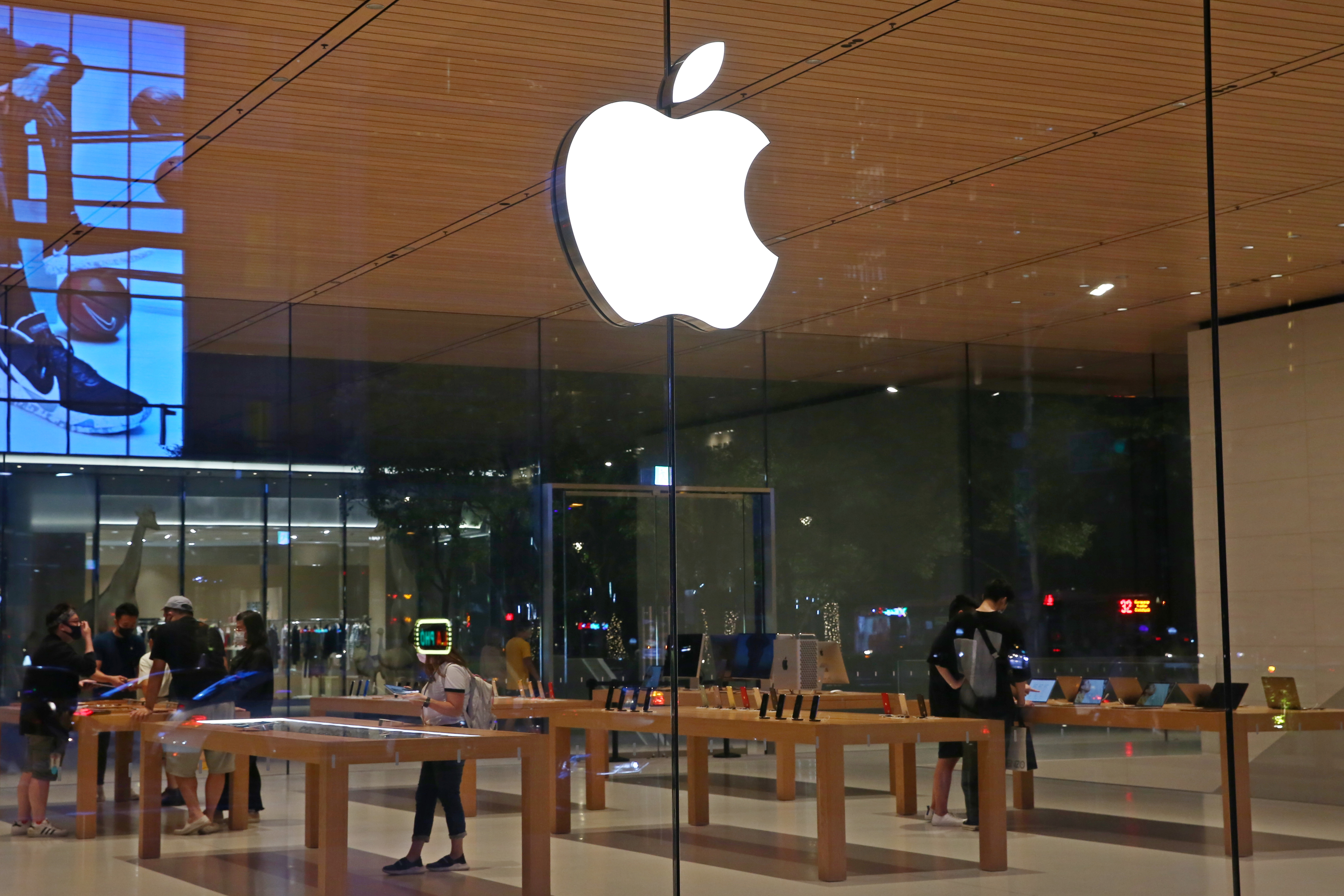 國際大廠如Apple相繼要求供應鏈廠商，須落實減碳計畫。