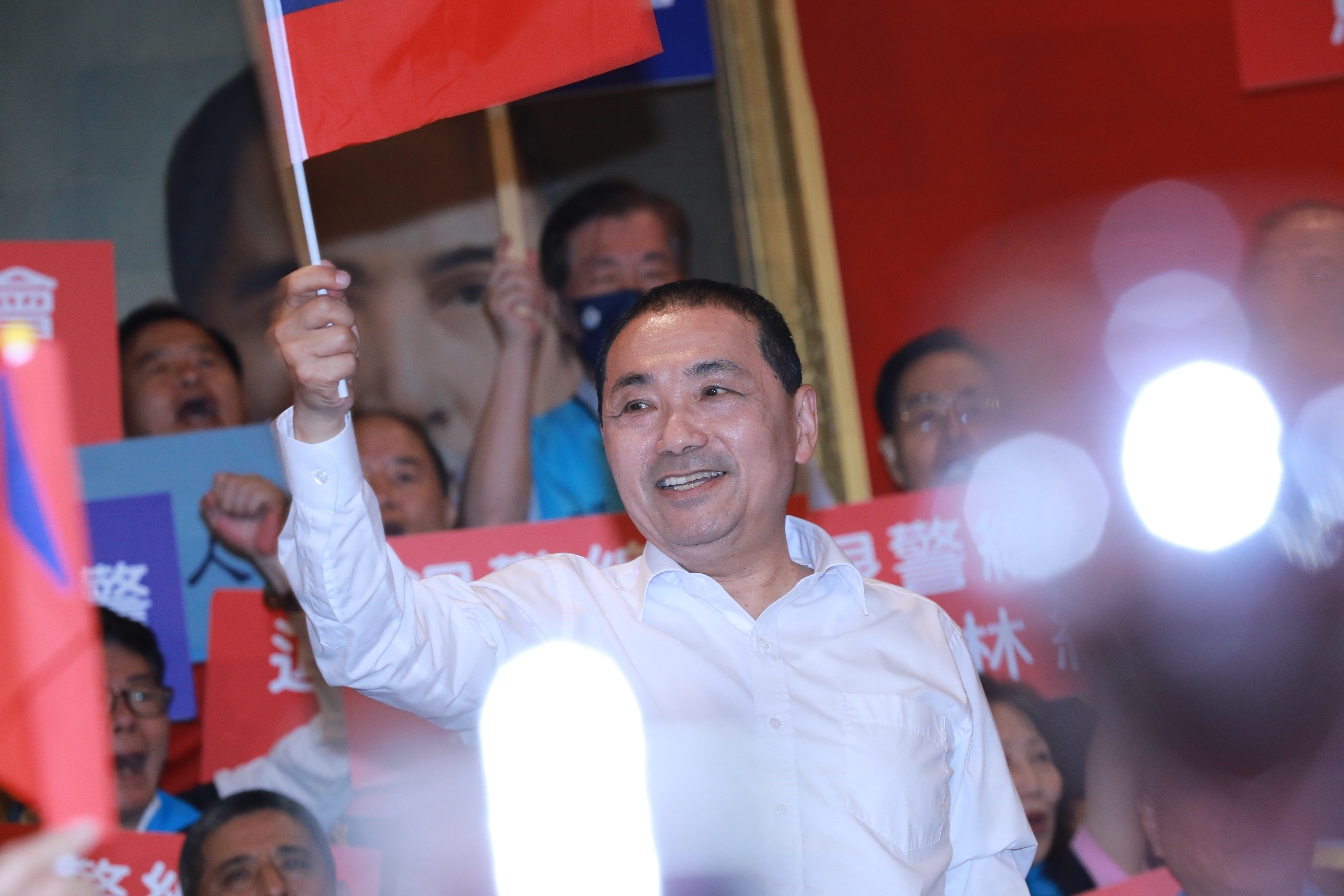 藍委王鴻薇認為，侯友宜和他團隊到目前為止恐怕還無法應付總統大選的格局。