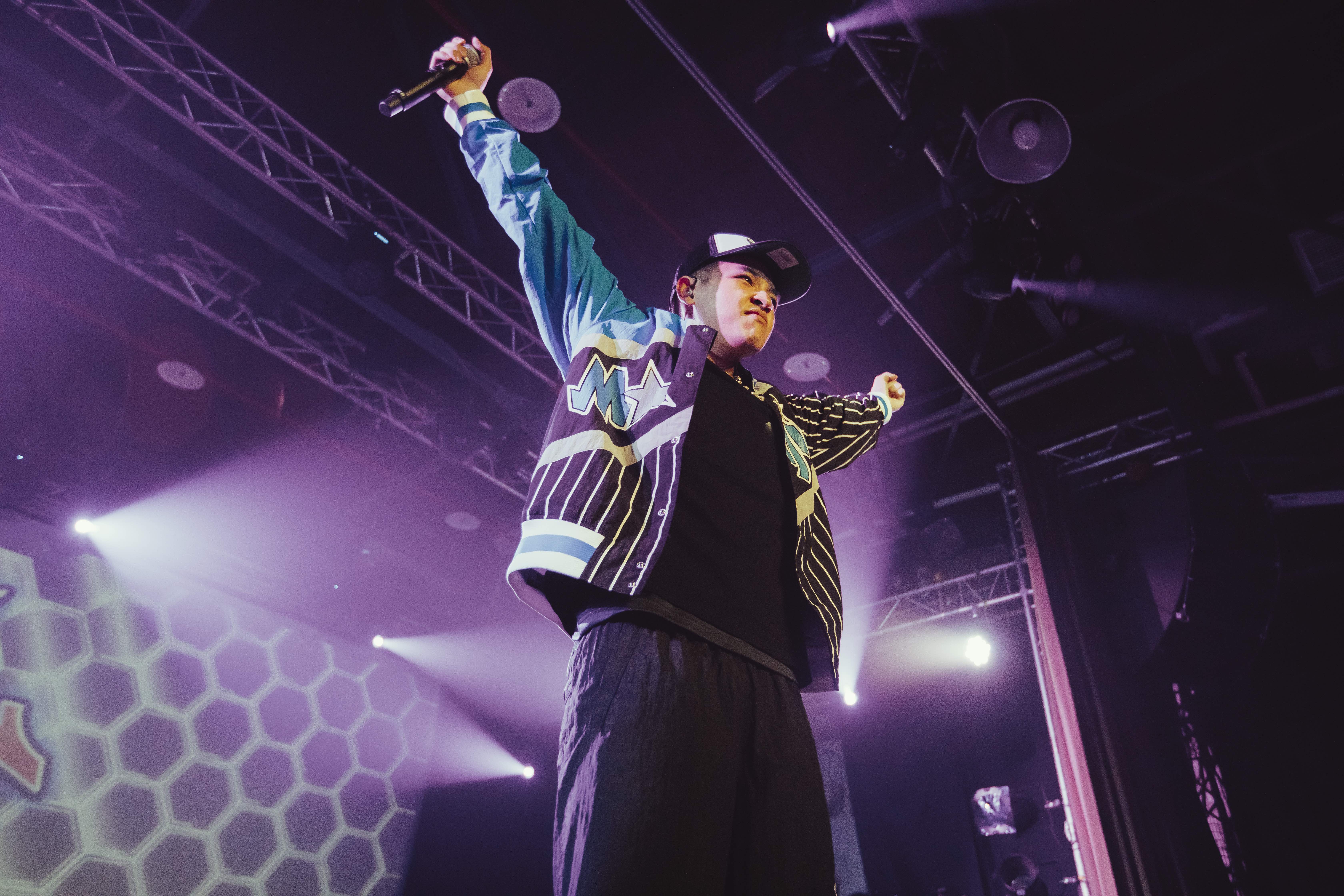 《大嘻哈時代 2》饒舌歌手艾蜜莉AMILI新專輯取名《Fxxk Sleep》,他想要一天有48小時不睡覺一直工作。(Shabby Boyz CO.,LTD.提供)