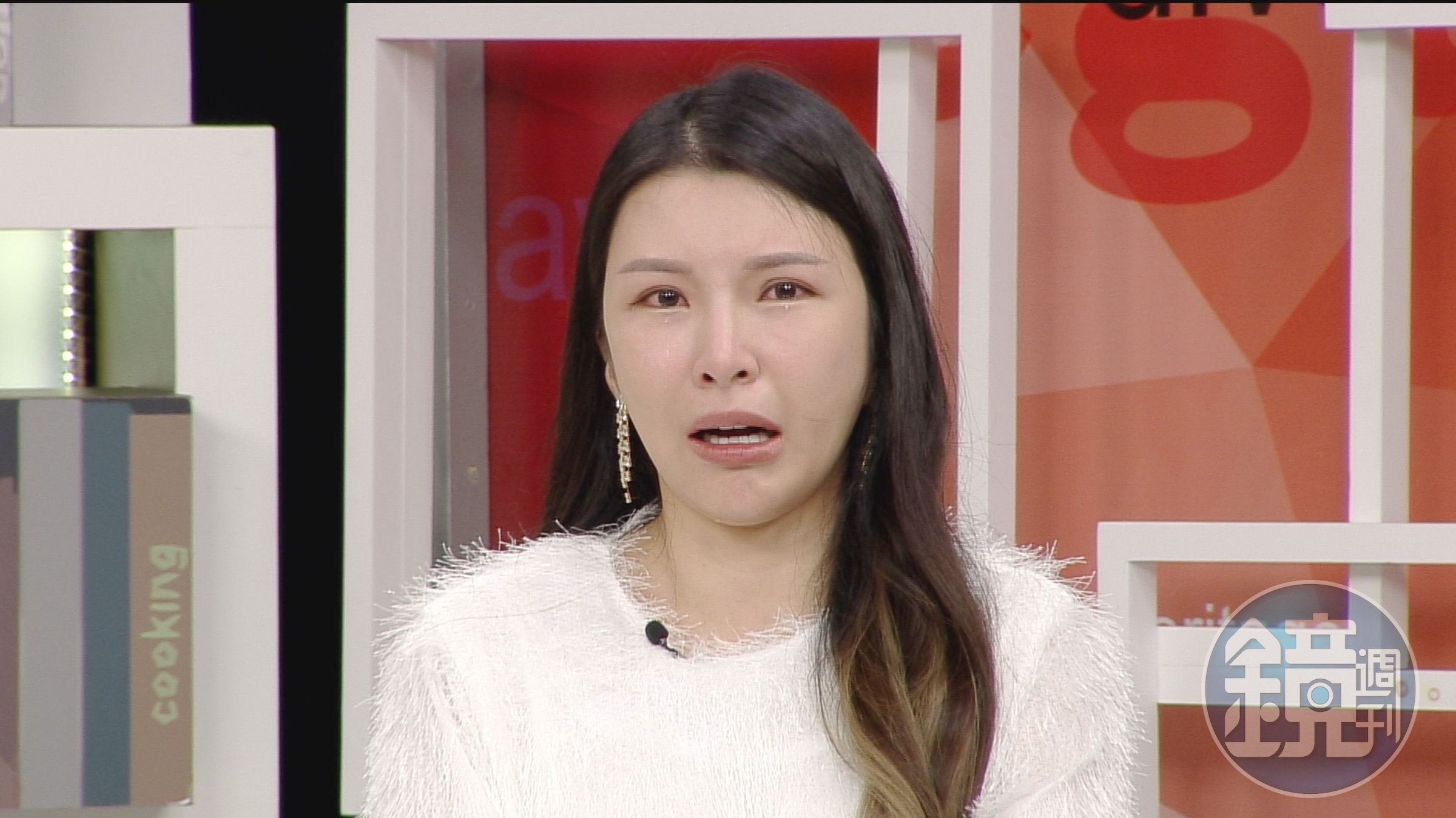 Lala從小為還父債四處打工。（高點提供）