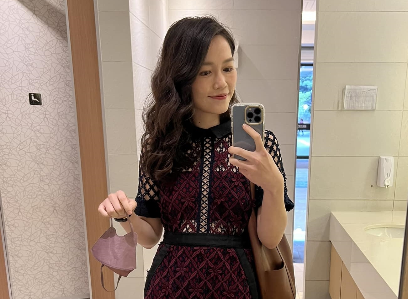 有某位醫師說出「人帥金城武、人醜性騷擾」的言論，結果遭到出征。吳欣岱（圖）今po文回應此事，直呼「沒有喔，你就噁男而已」。（翻攝自吳欣岱臉書）