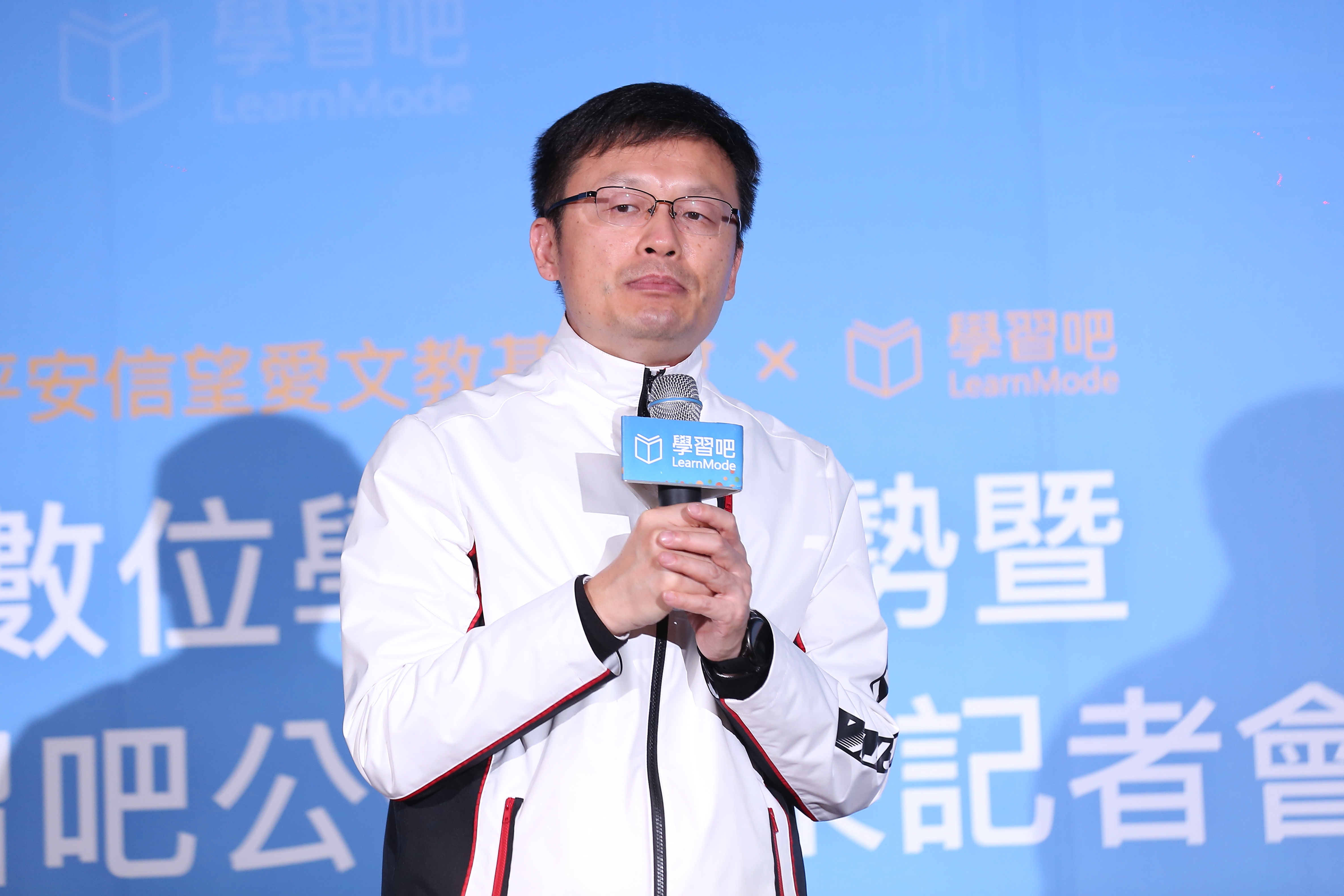 對於有老師發文稱局長該換就遭檢舉,新北市教育局長張明文稱他會捍衛老師的言論自由。(本刊資料照)