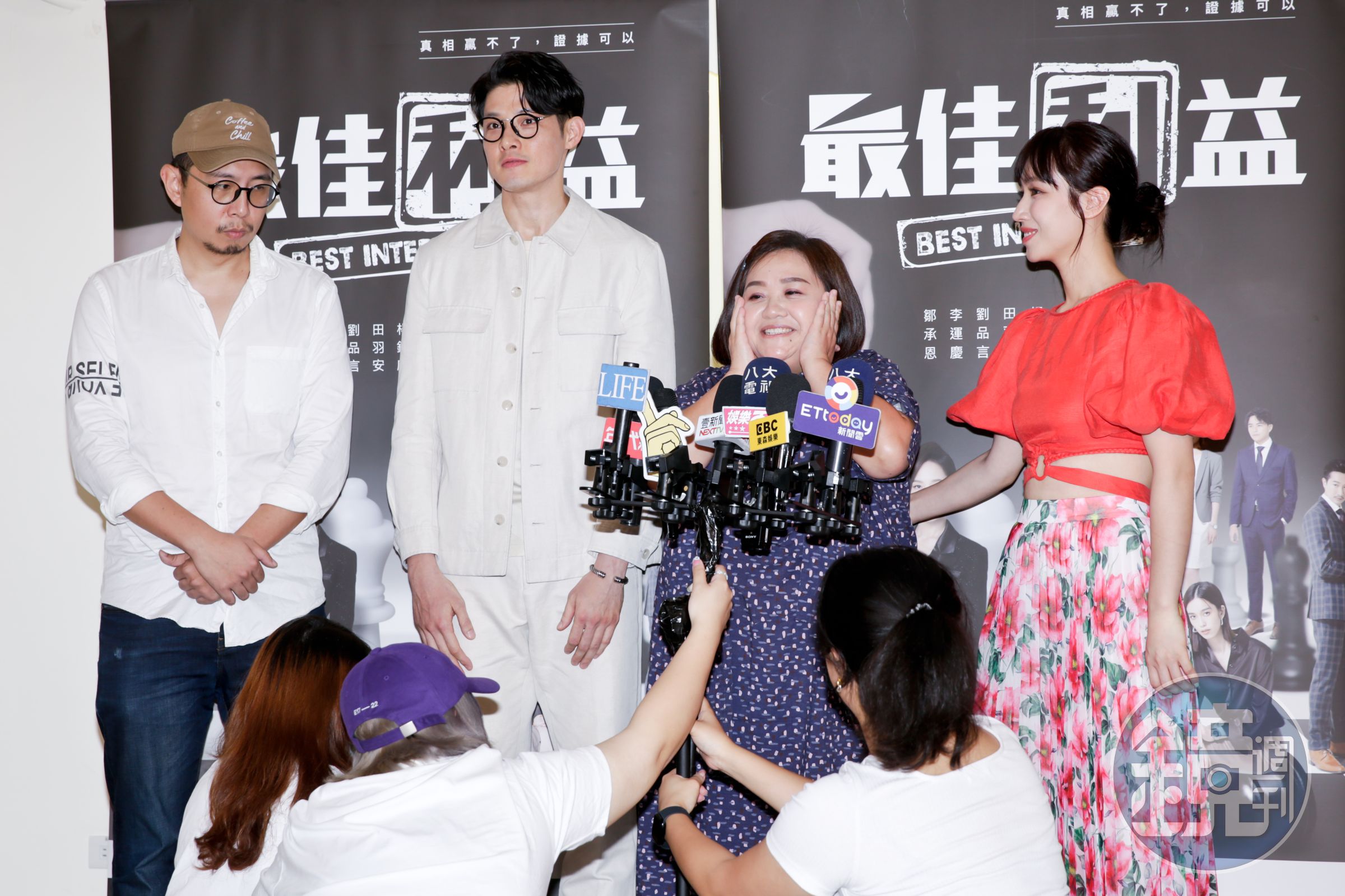 鍾欣凌被問到許傑輝上表演課引發學生不舒服一事略顯尷尬。