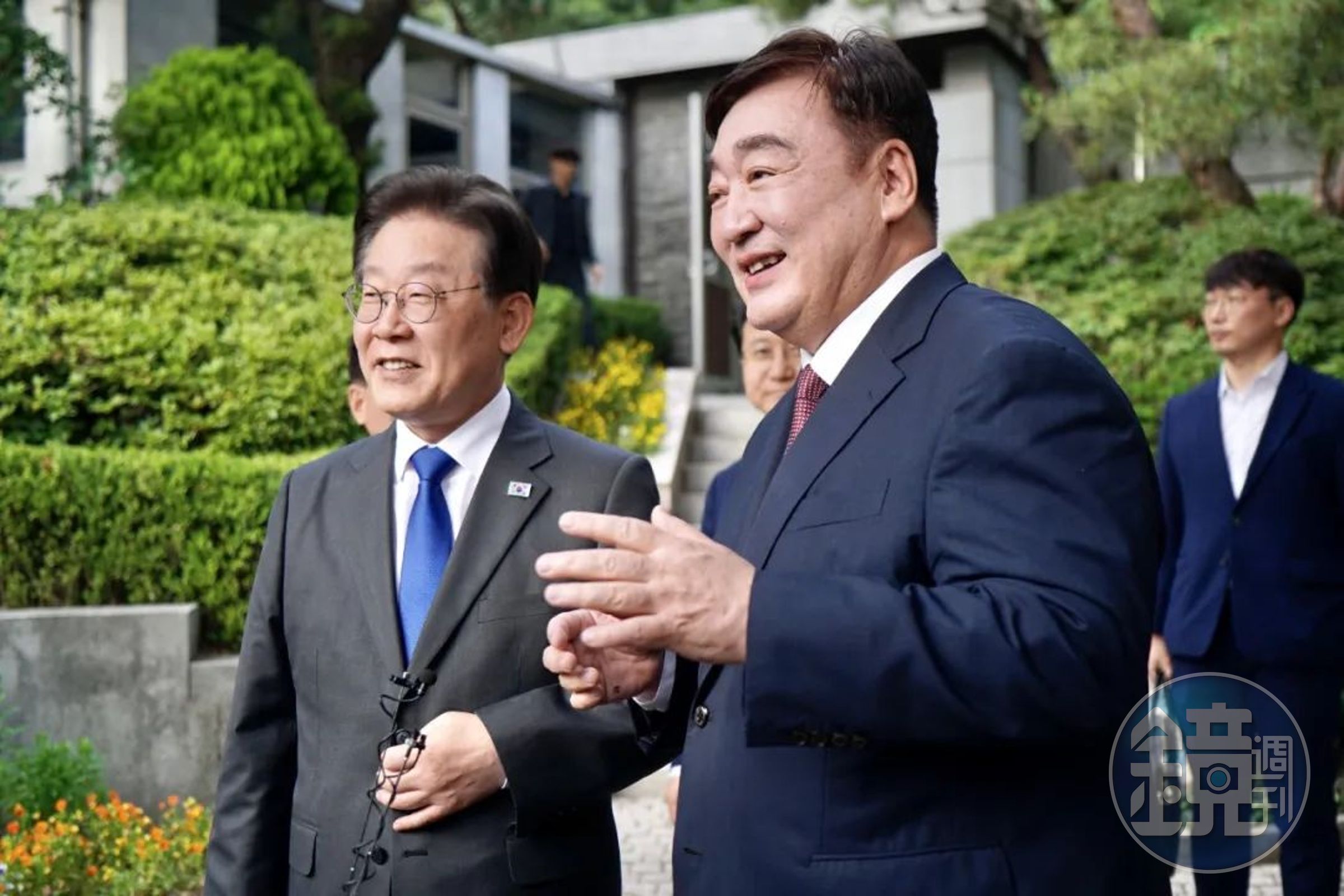 中國駐韓大使邢海明(右)一番超扯言論,讓南韓政府痛批干涉內政。(翻攝自中國駐韓大使館官網)