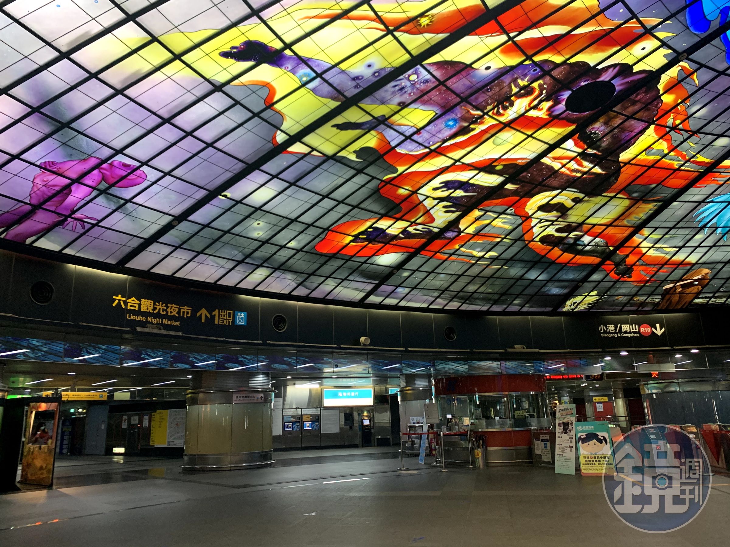 高雄市區399通勤月票7月1日起將納入台鐵高雄(大湖-九曲堂)區間服務。圖為高雄捷運美麗島站。