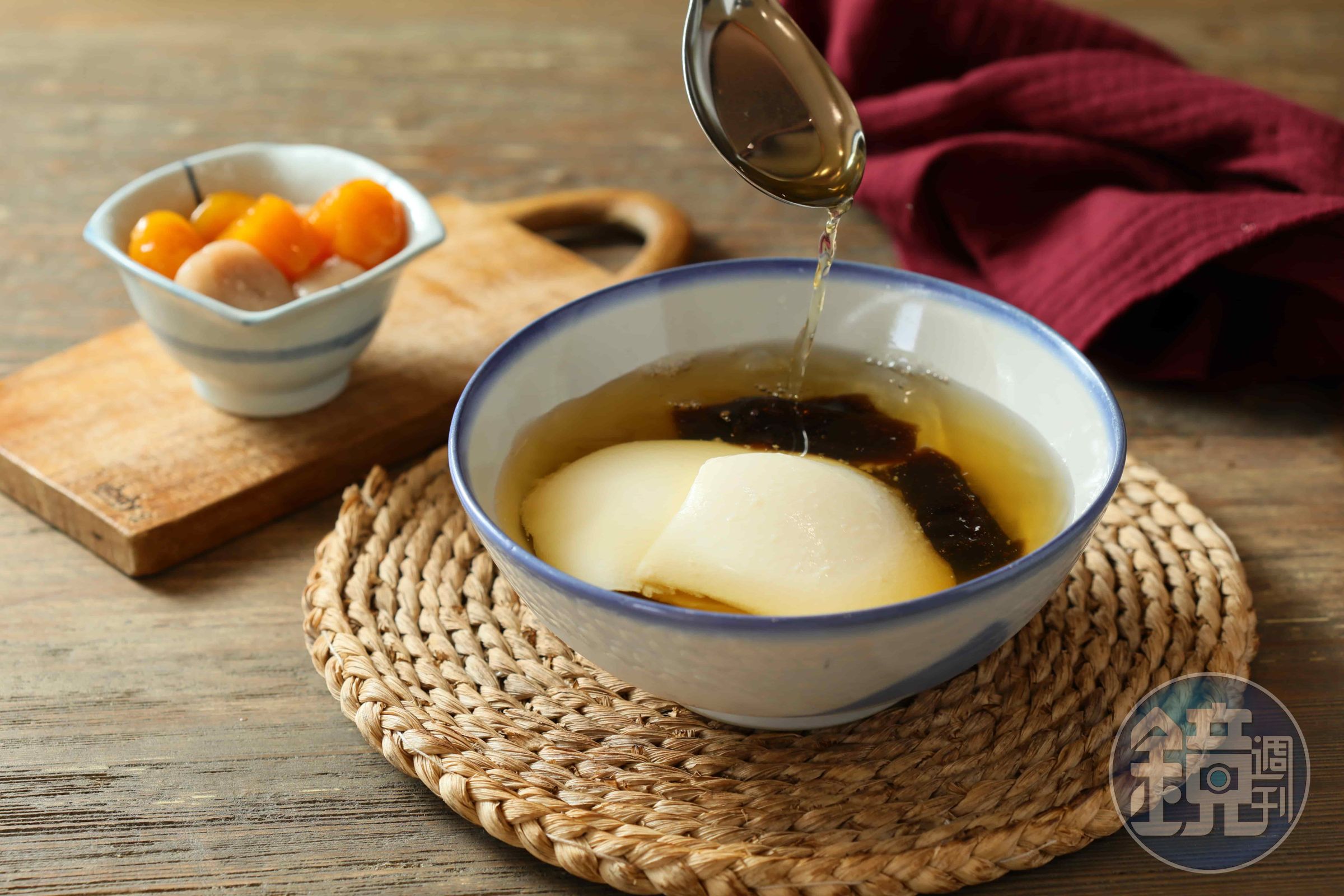 「招牌榕豆花」除了番薯圓、芋頭圓,還有吃起來咕溜嫩Q的仙草粉粿。(90元/碗)