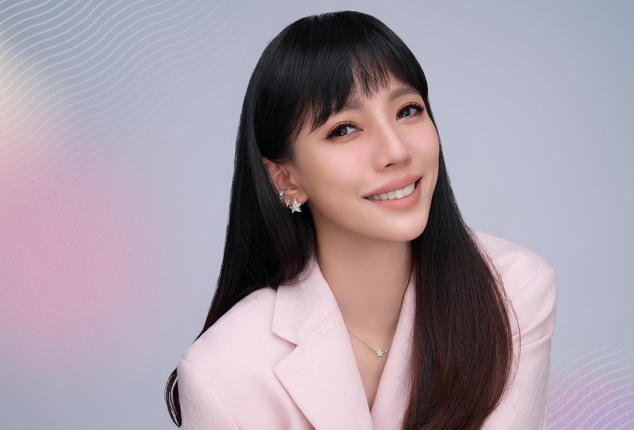 李靚蕾開Podcast節目聊心聲。(翻攝李靚蕾 沉靚時間臉書)