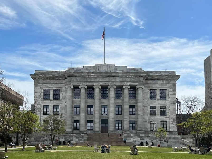 哈佛醫學院驚爆遺體器官販賣，且是太平間管理員監守自盜。（翻攝自Harvard Medical School IG）