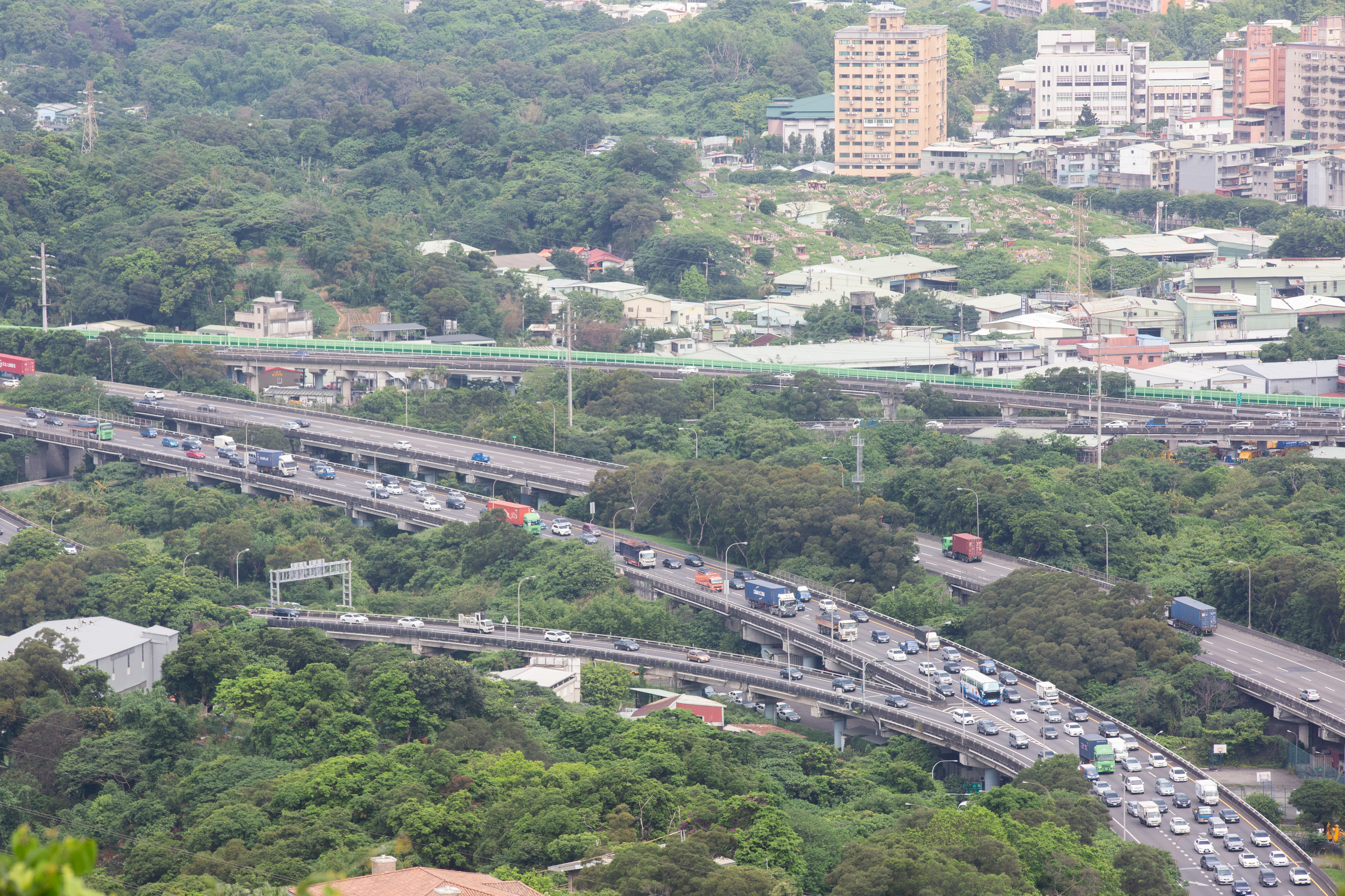 端午連假將至，高公局公布相關疏運措施、替代道路及易塞路段。（本刊資料照）