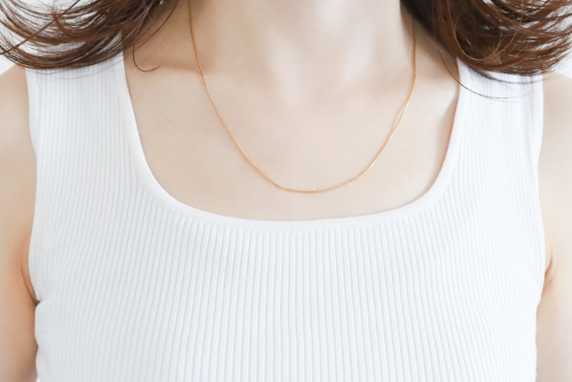 有南韓遊客赴日旅遊，卻因脖子上的黃金項鍊遭到海關盤問。（示意圖，photo-ac）