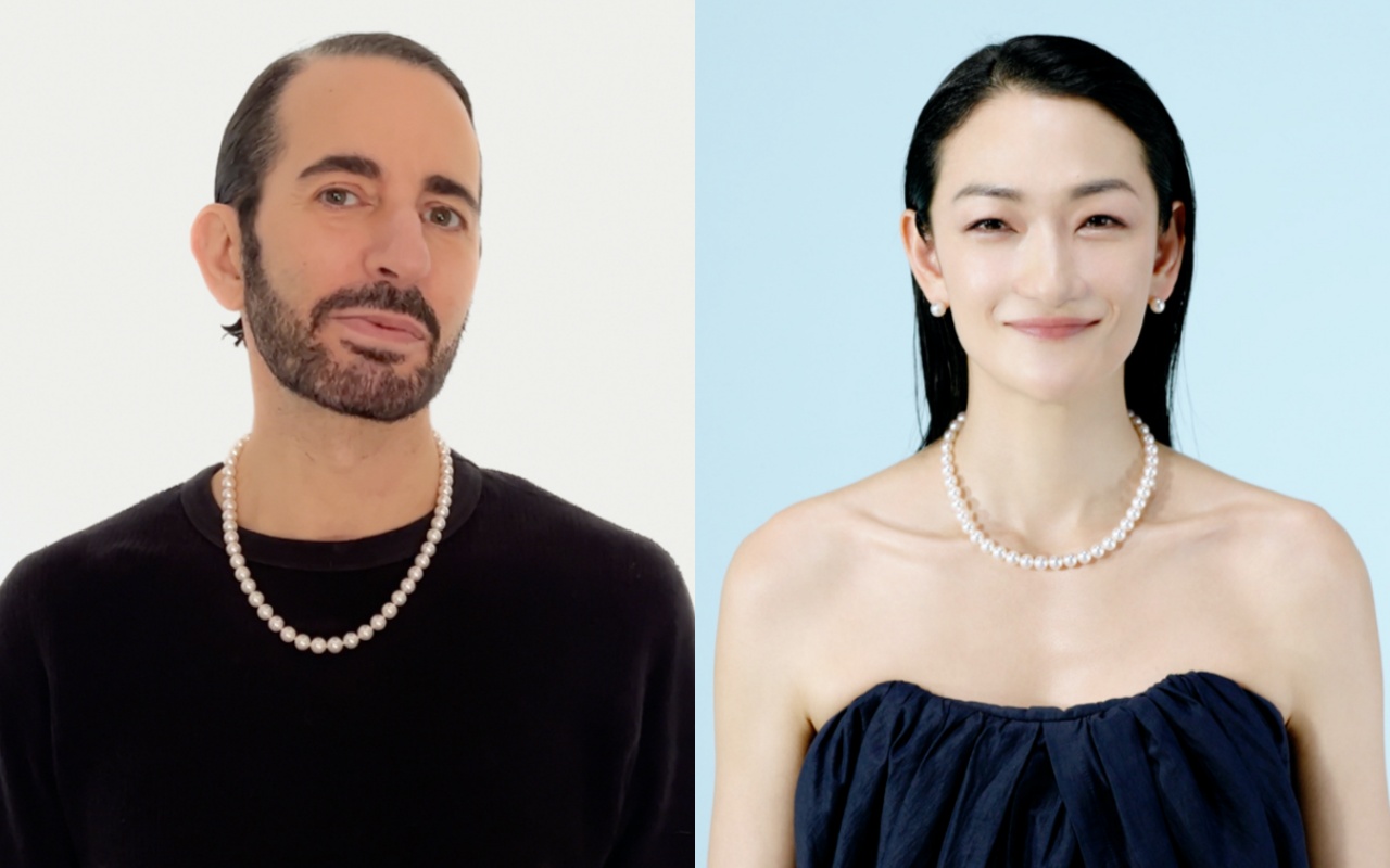 (左起)Marc Jacobs、富永愛皆以珍珠串鍊表達他們對MIKIMOTO的愛。(MIKIMOTO提供)