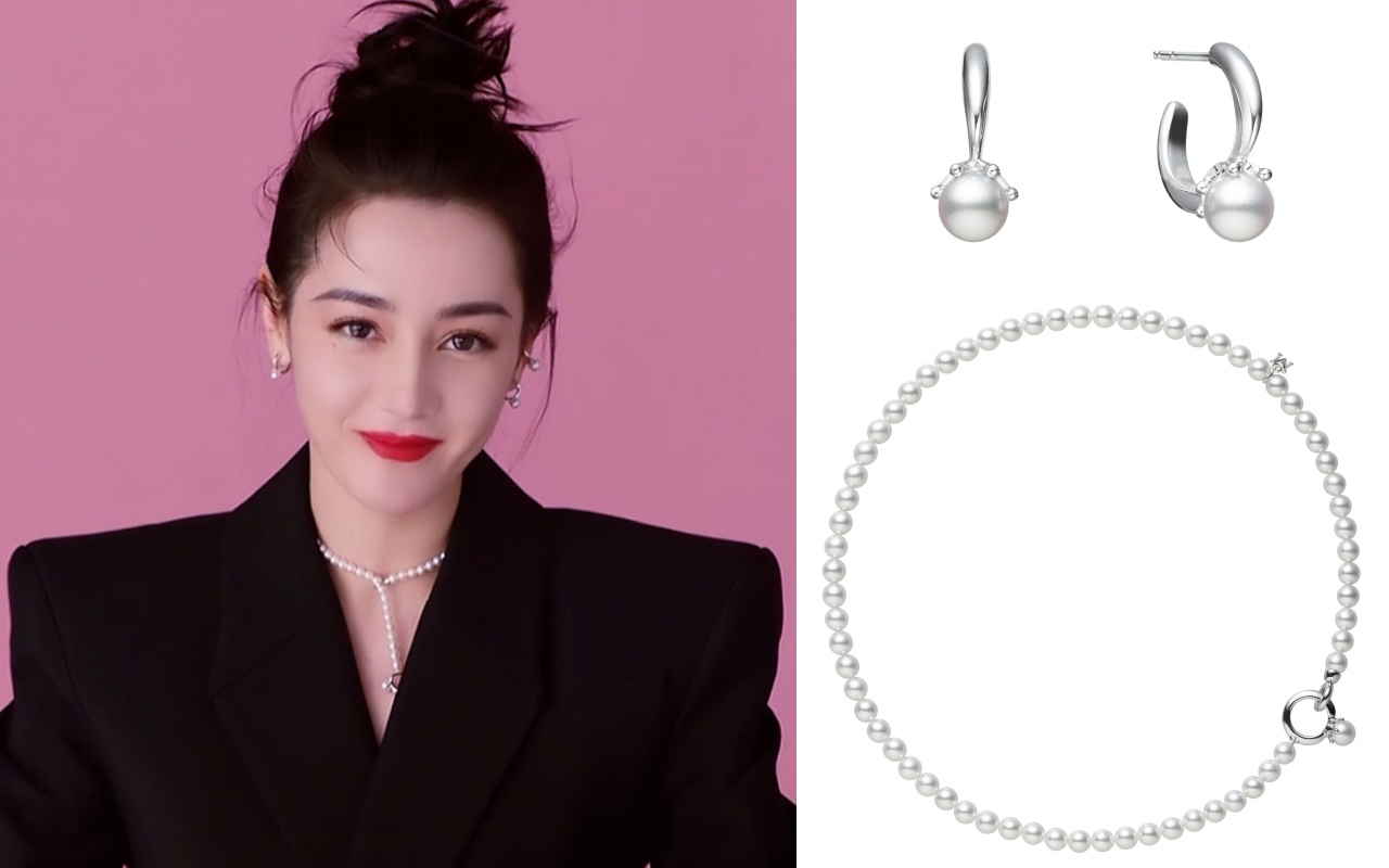 迪麗熱巴佩戴的Ring Charm系列珍珠串鍊NT$80,000、珍珠耳環NT$46,000。(MIKIMOTO提供)