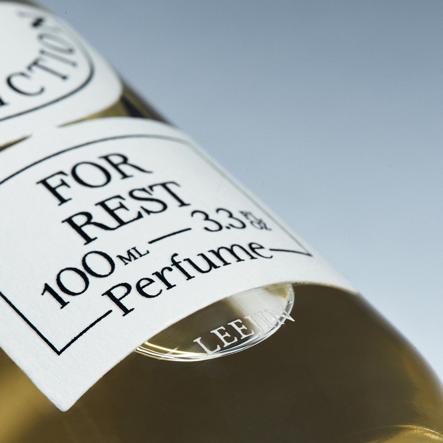 FOR REST帶著明顯的扁柏木以及日本柚子和乳香味的木質香調。100ml / NT$4,680(初衣食午提供)