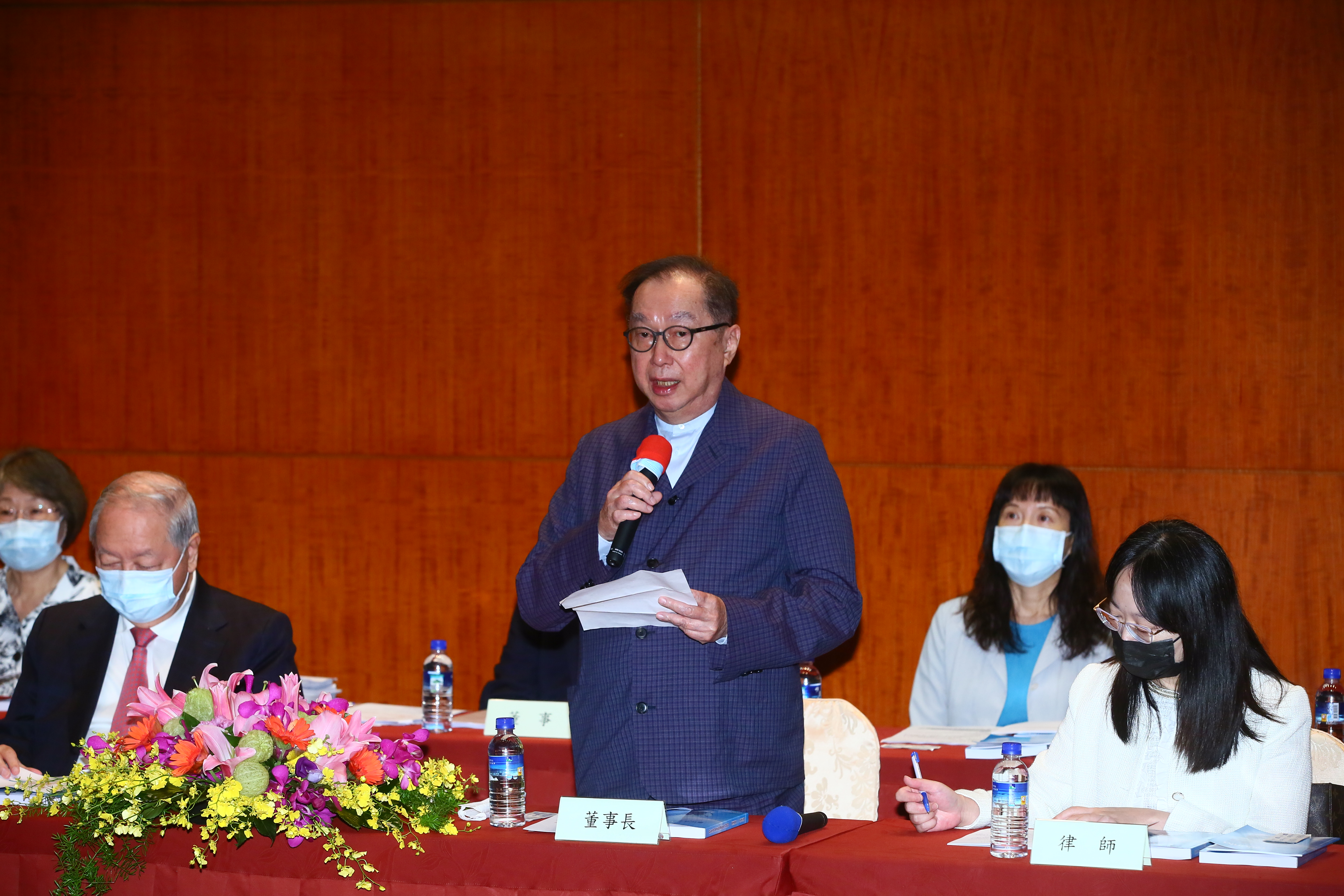 林百里直呼AI伺服器市場大，自豪廣達趕上這波新趨勢熱潮。