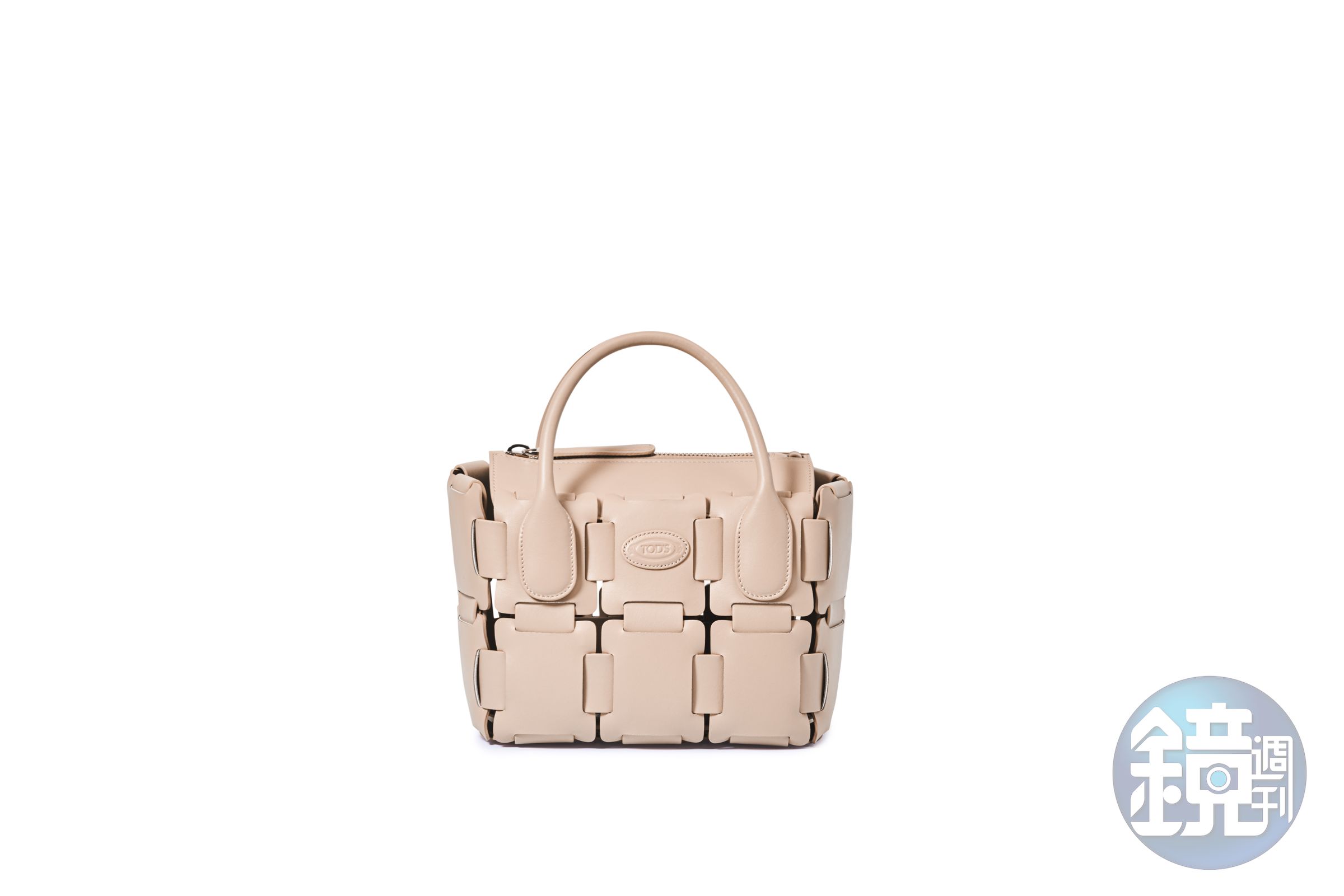 TOD'S粉裸色編織款Di Bag。NT144,900(迪生提供)
