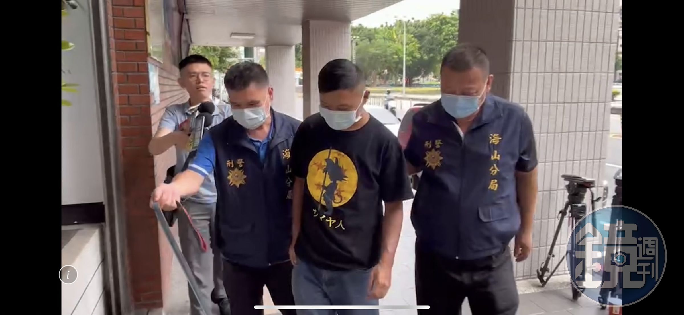 警方循線在林口區逮捕潑漆的陳男。（翻攝畫面）