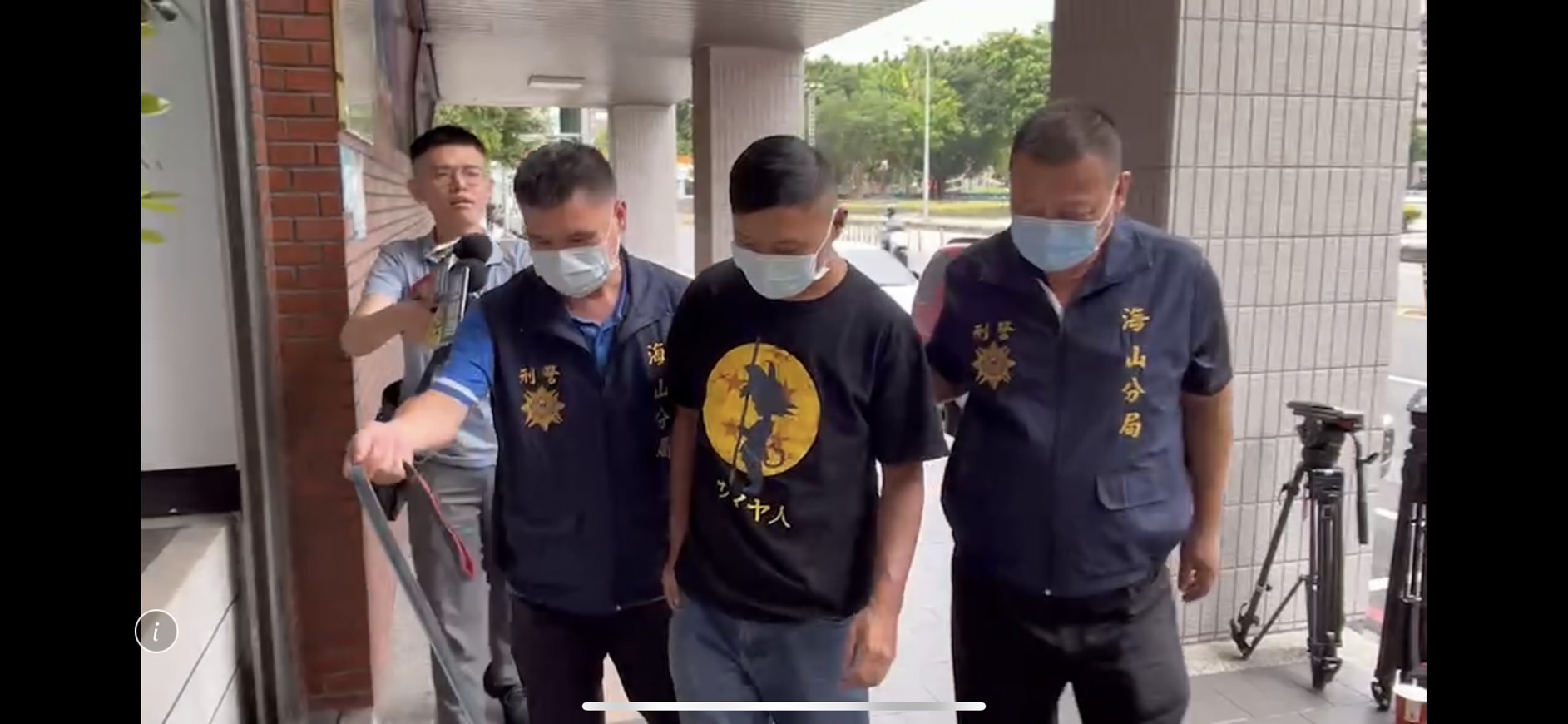 警方循線在林口區逮捕潑漆的陳男。（翻攝畫面）