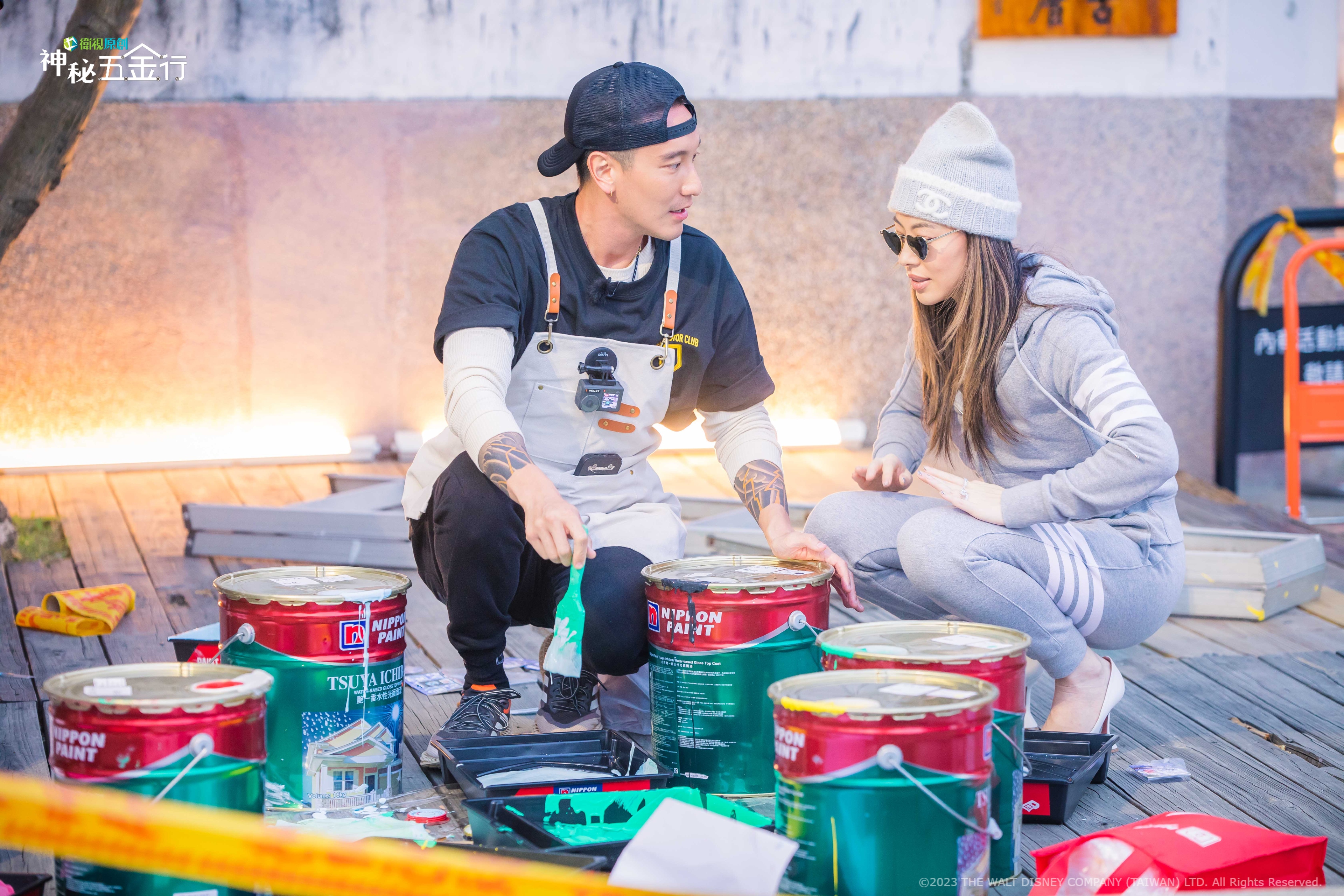 蔡詩芸（右）現身錄影現場探班，王陽明看到大吃一驚。（衛視原創提供）