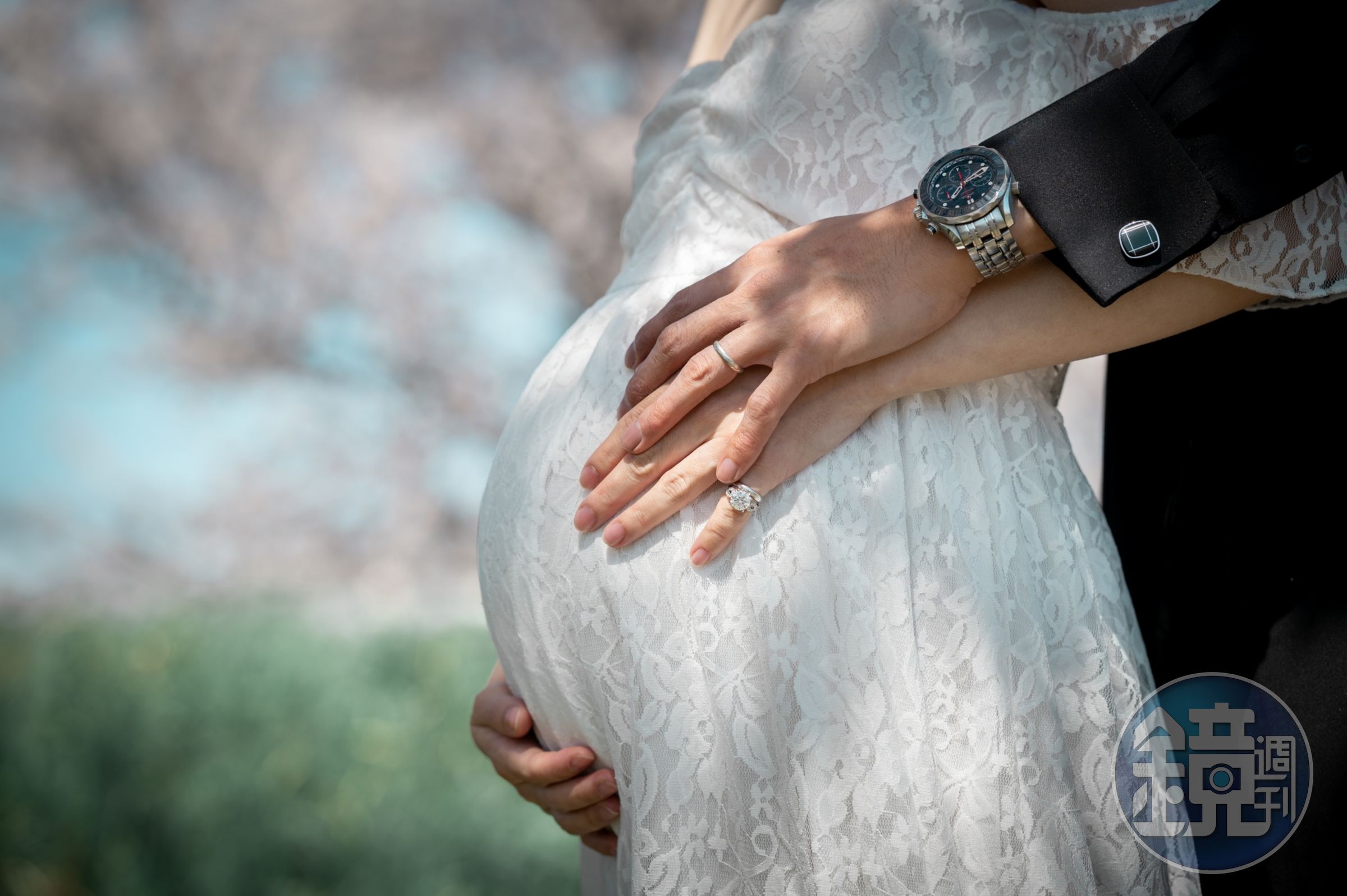 一名準新娘懷有龍鳳胎,沒想到結婚前夕,準公婆重男輕女竟要她減胎不要生下女兒。(示意圖,photoAC)