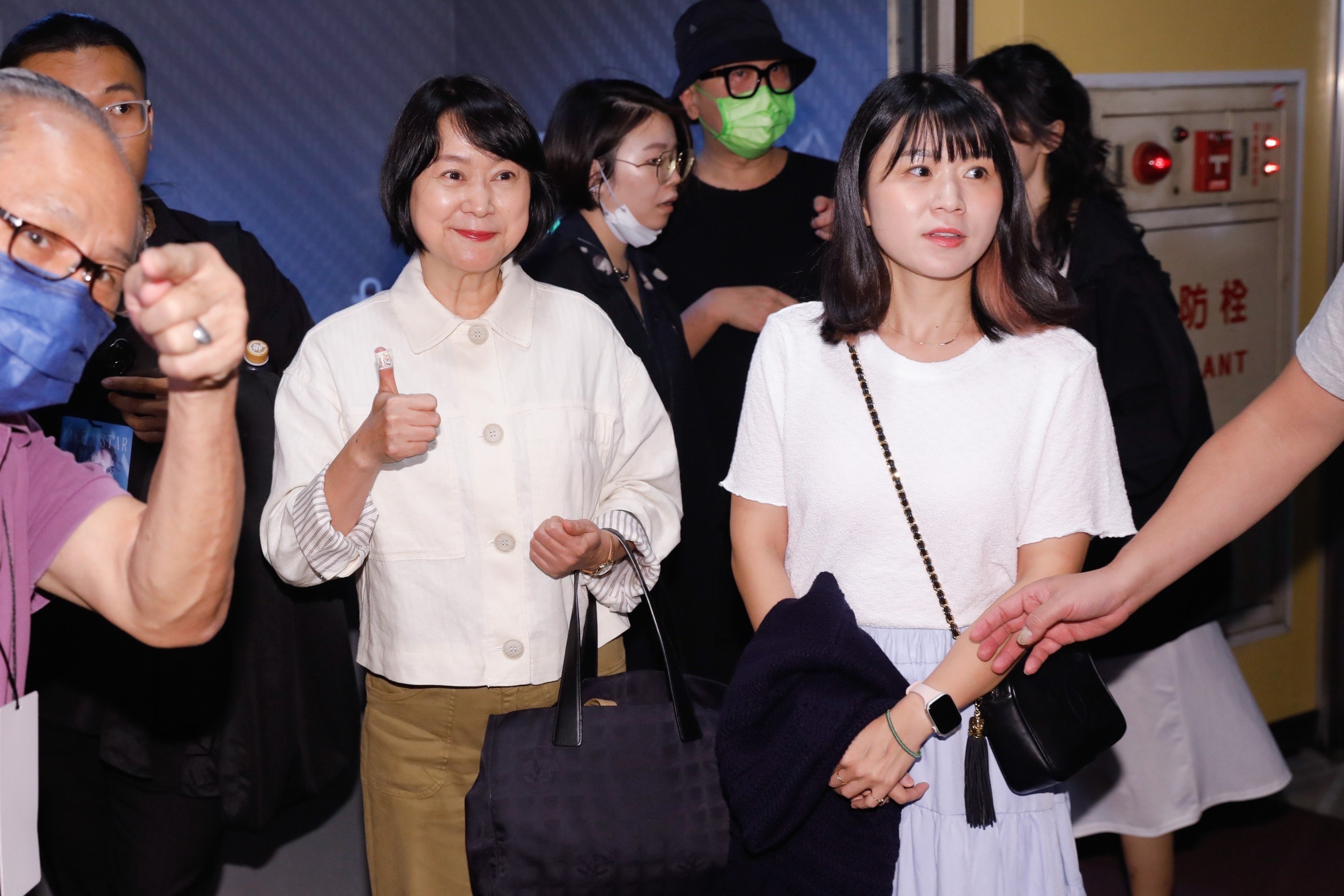 王月要許傑輝改過自新。