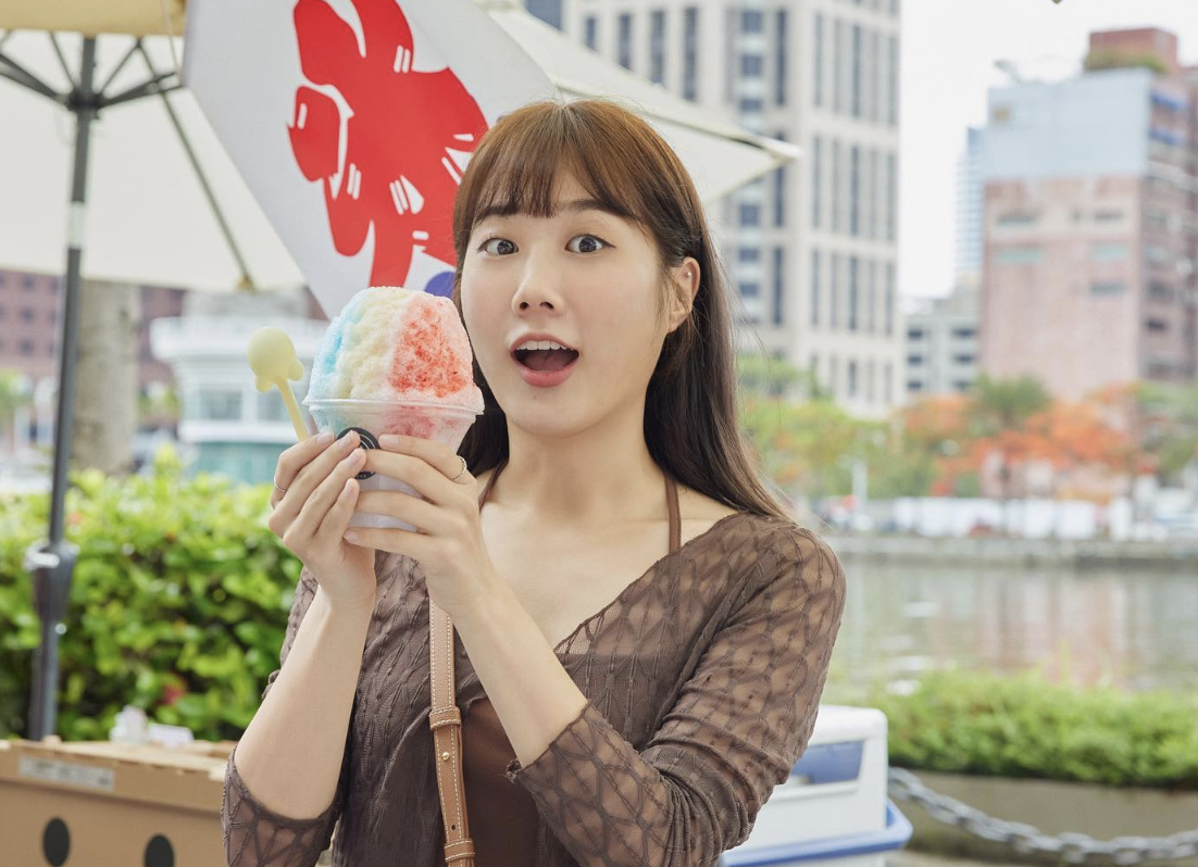 擁有百萬訂閱的YouTuber「韓勾ㄟ金針菇」自有品牌「金家ㄟ」一款泡菜卻被發現有違規添加物。（翻攝金針菇臉書）