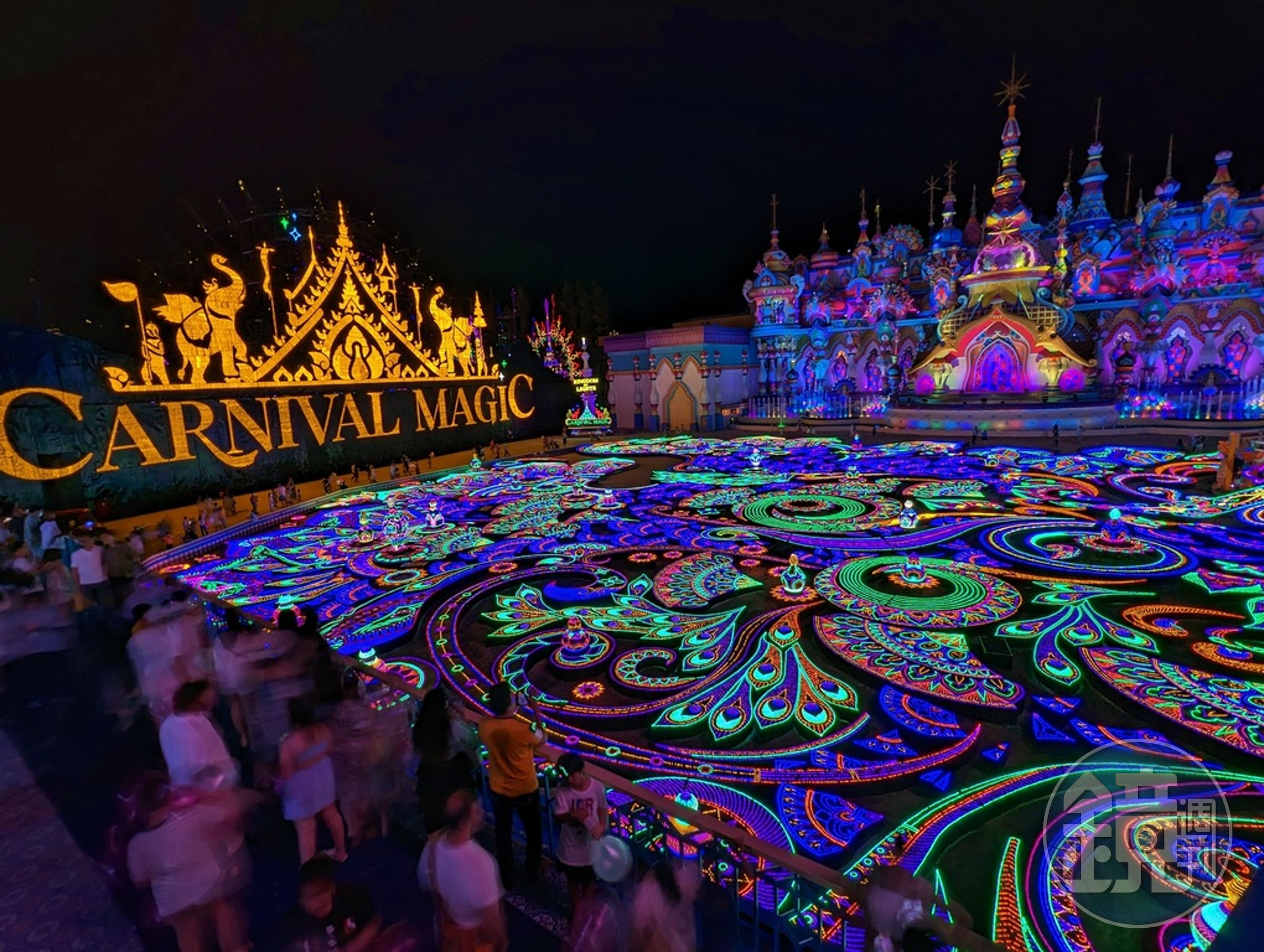 普吉島最新、最火紅的打卡景點「夢幻嘉年華樂園Carnival Magic」。